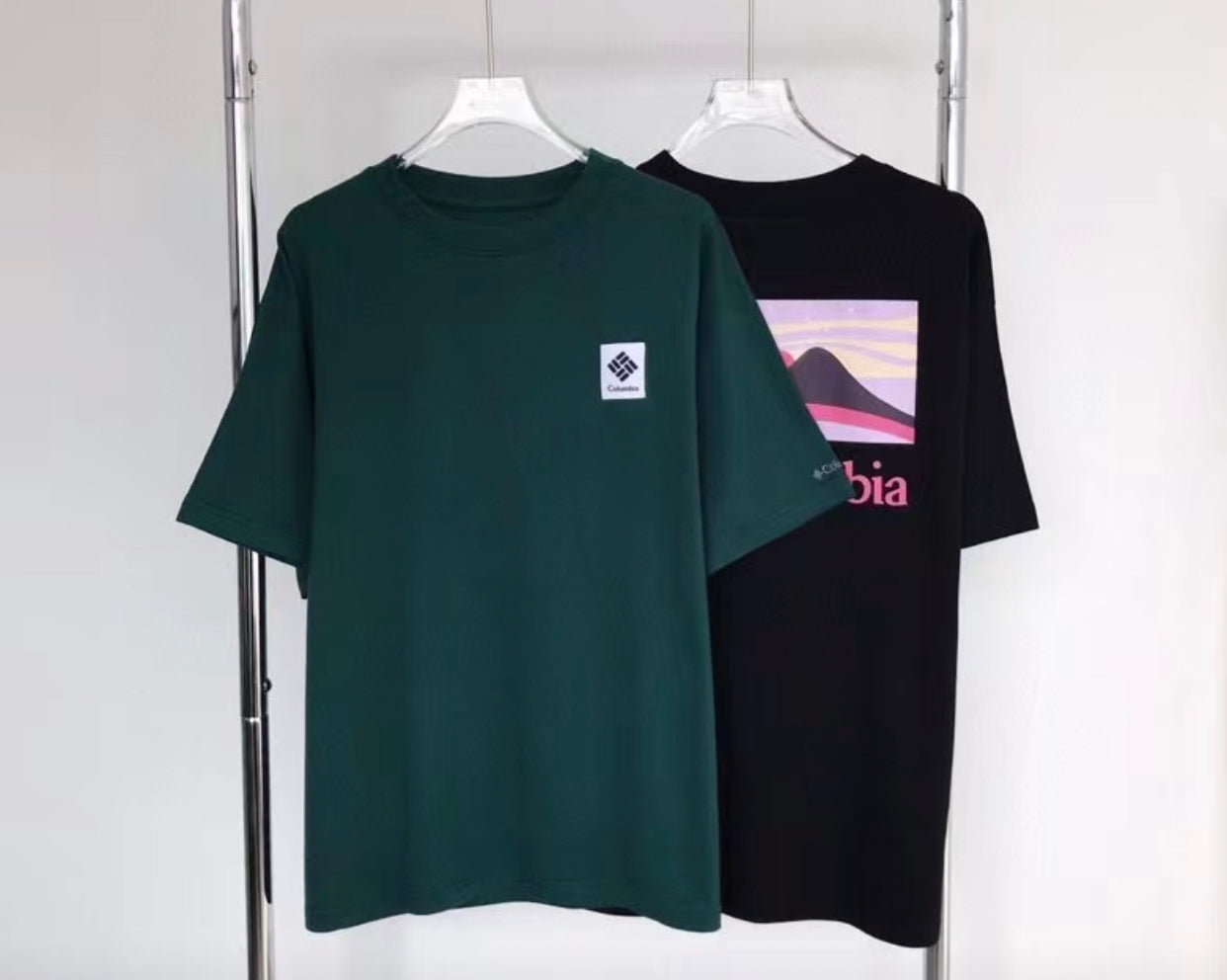 Columbia 印花tee