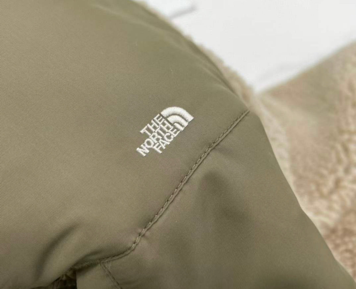 The North Face 羊羔中長外套