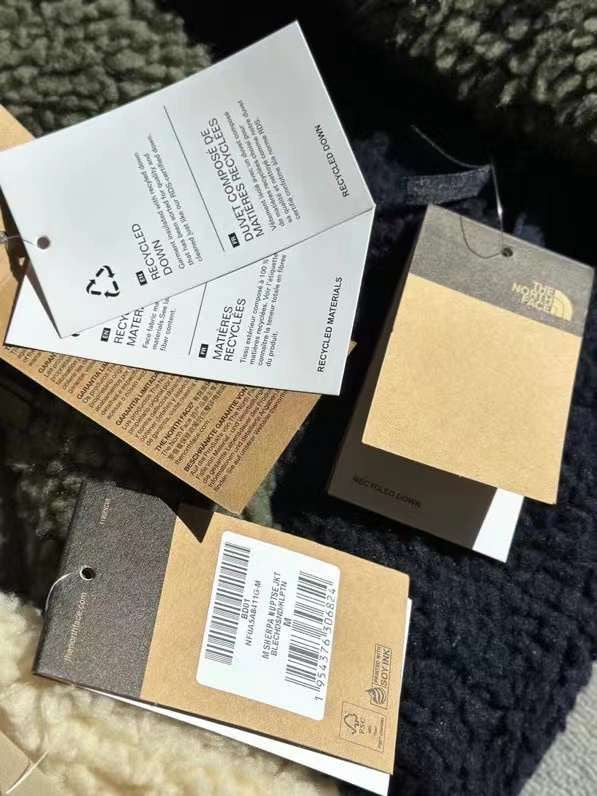 TNF 羊羔外套