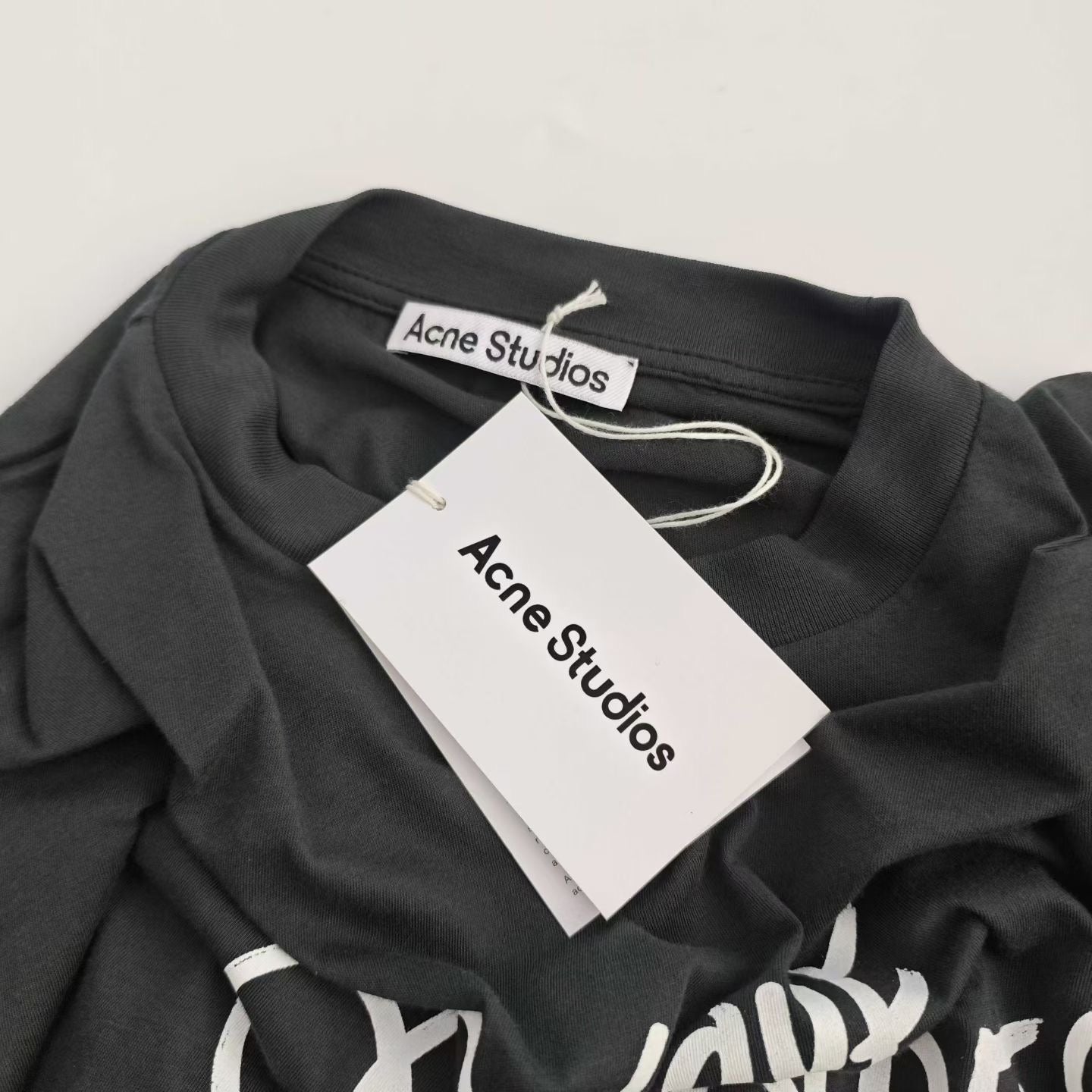 Acne studios 塗鴉tee