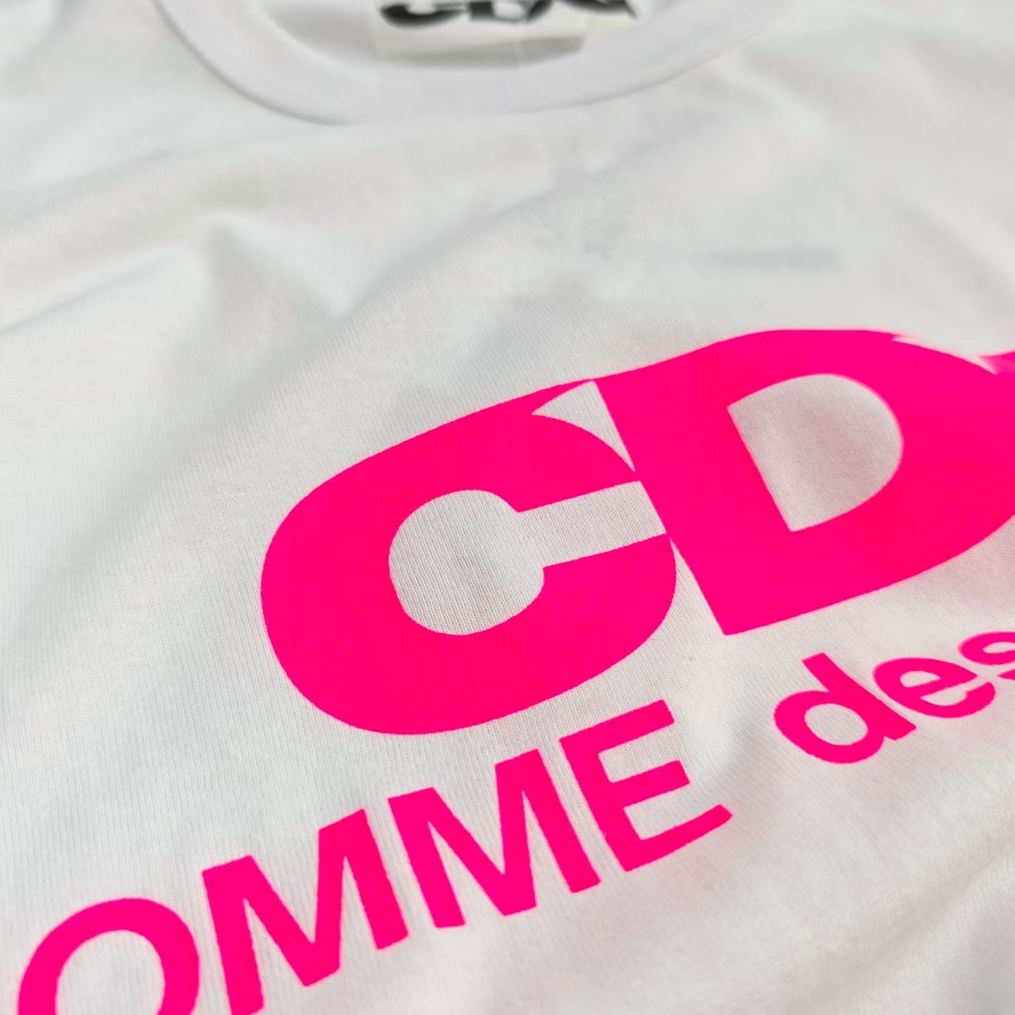 CDG play 粉紅logo tee