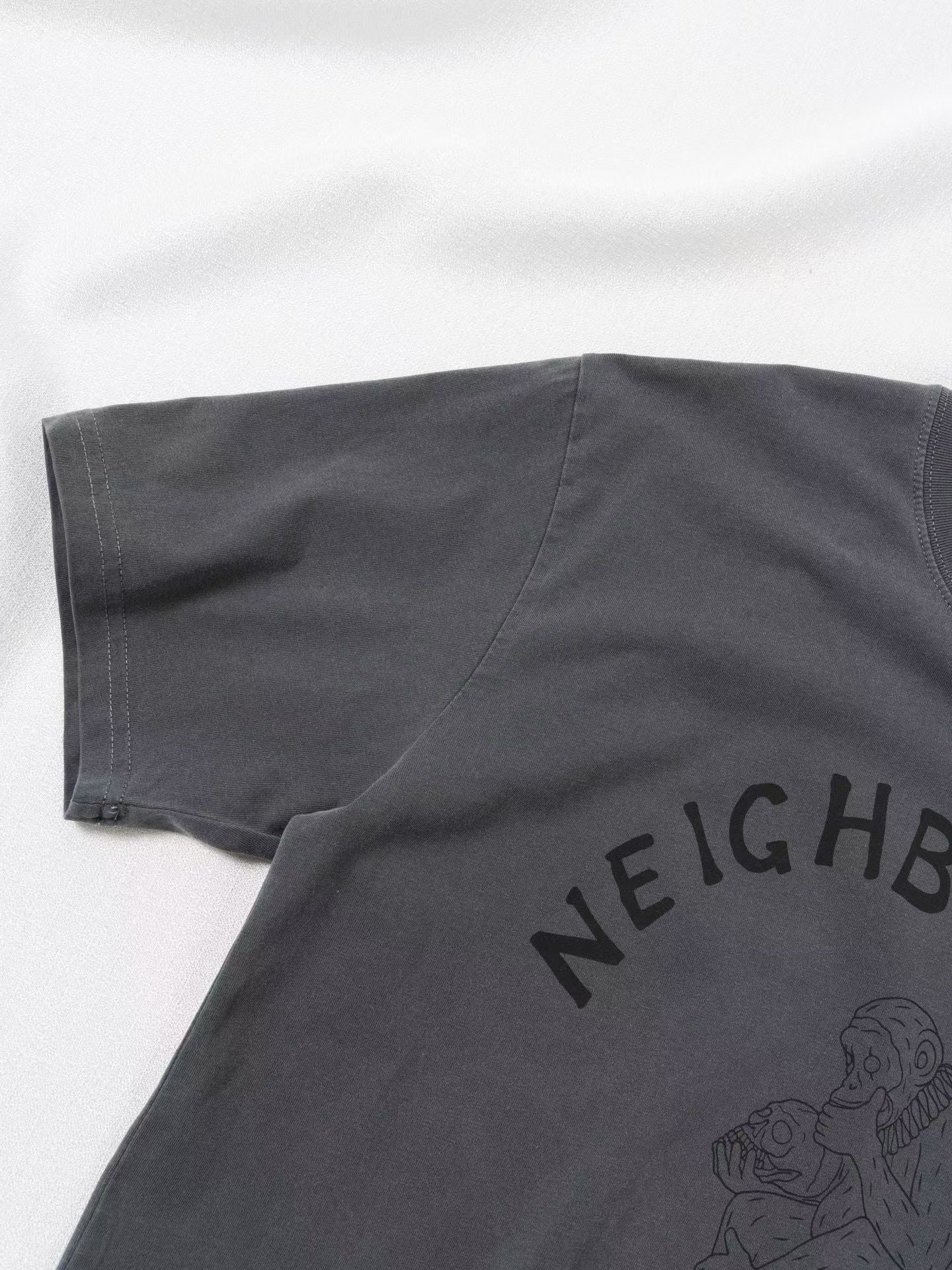 Neighbourhood 洗水logo tee