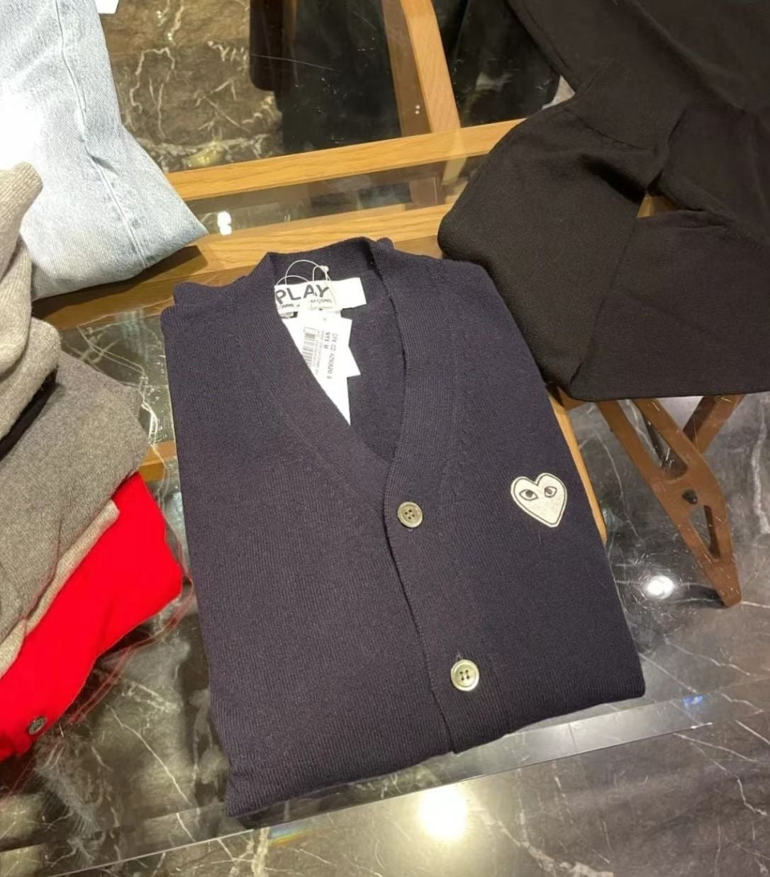 CDG play V領白心cardigan