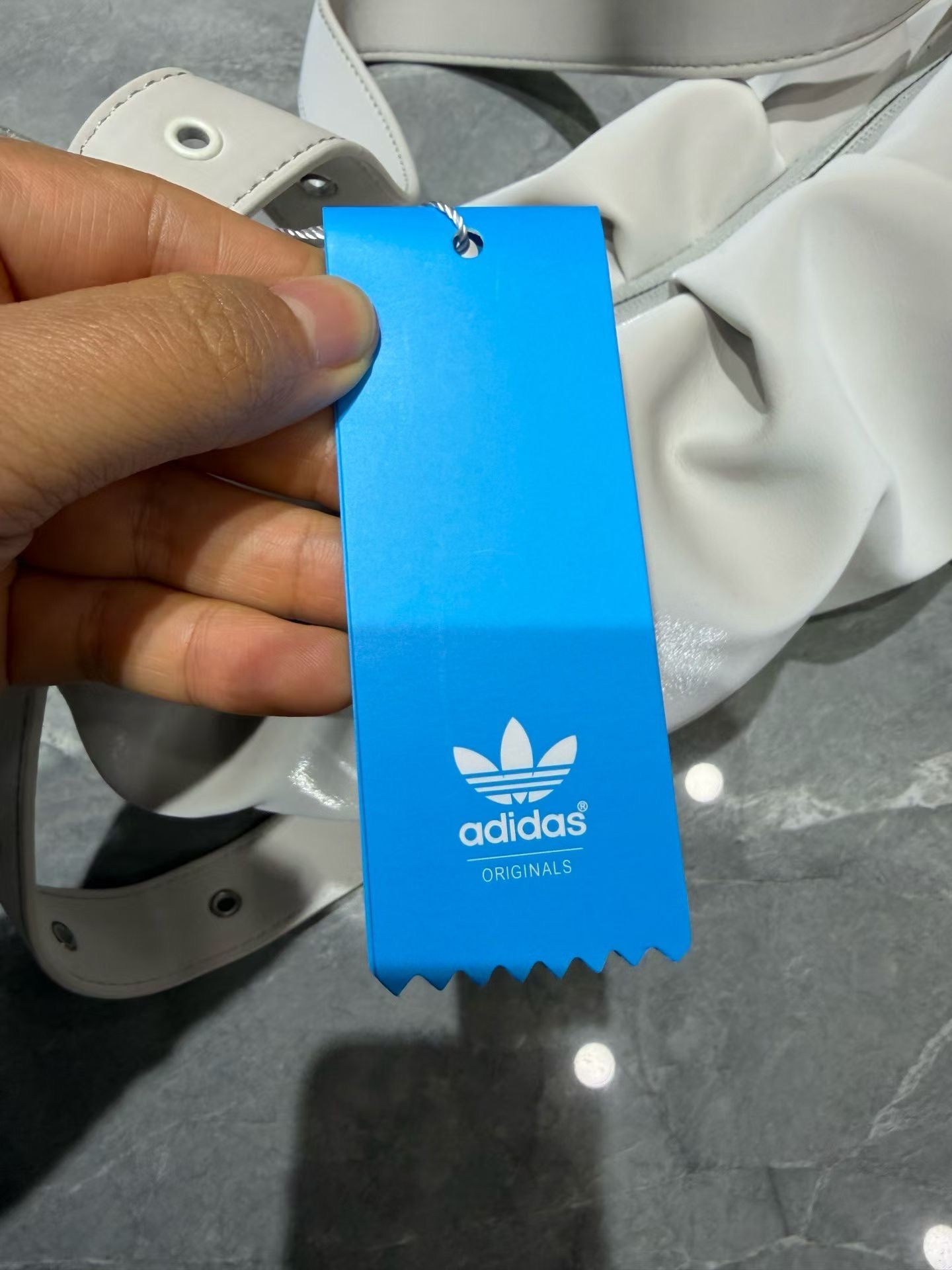 Adidas 雲朵袋