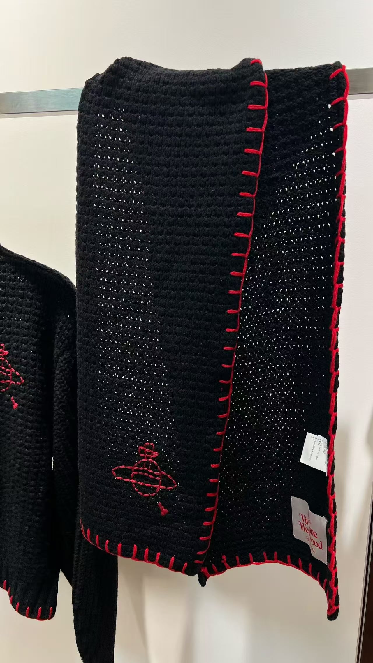 Vivienne Westwood sweater 連頸巾