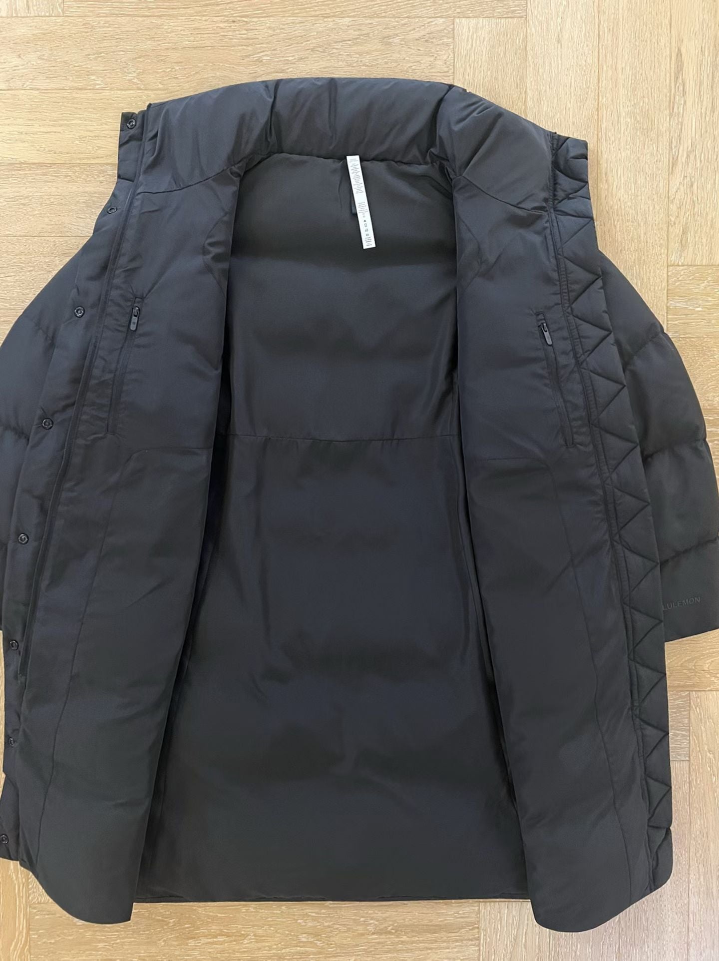 Lululemon 中長羽絨