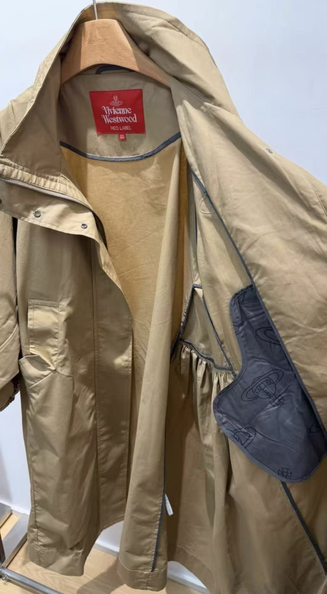 Vivienne Westwood 布貼長款風褸