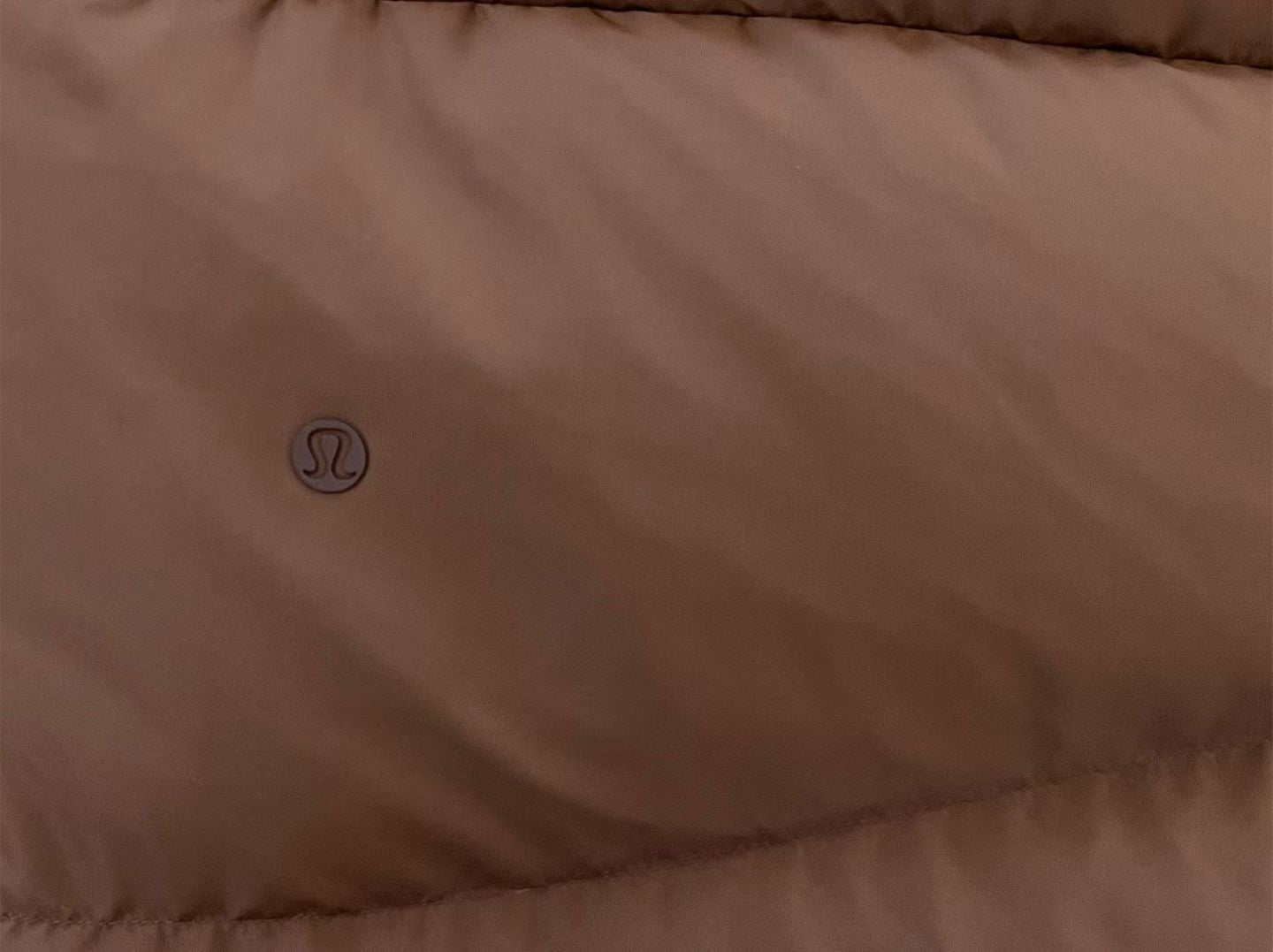 Lululemon 中長羽絨