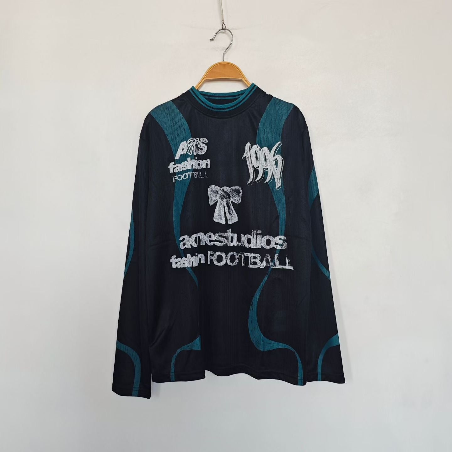 Acne studios 蝴蝶結足球長袖tee