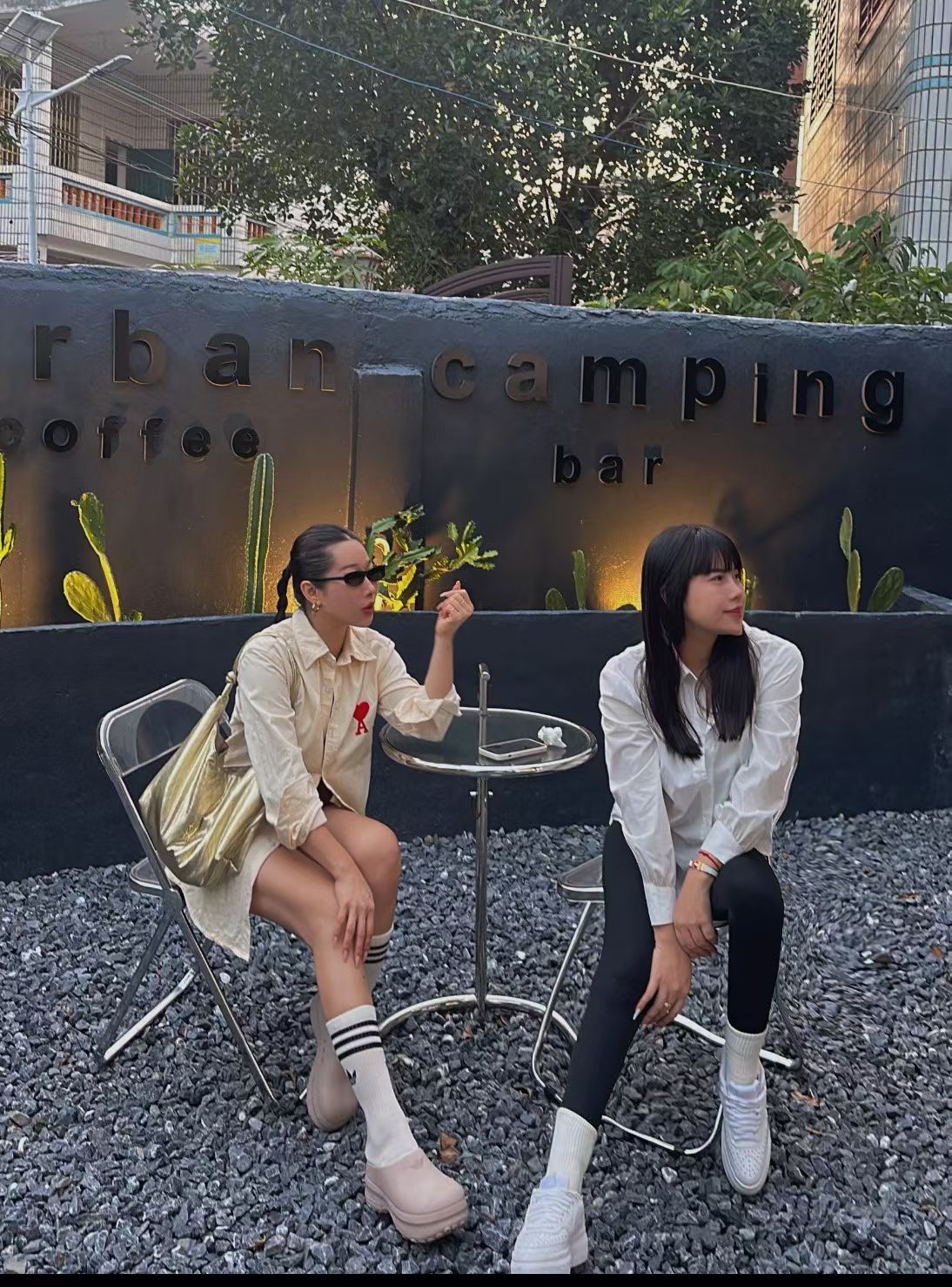 AMI 刺繡大logo牛仔裇衫