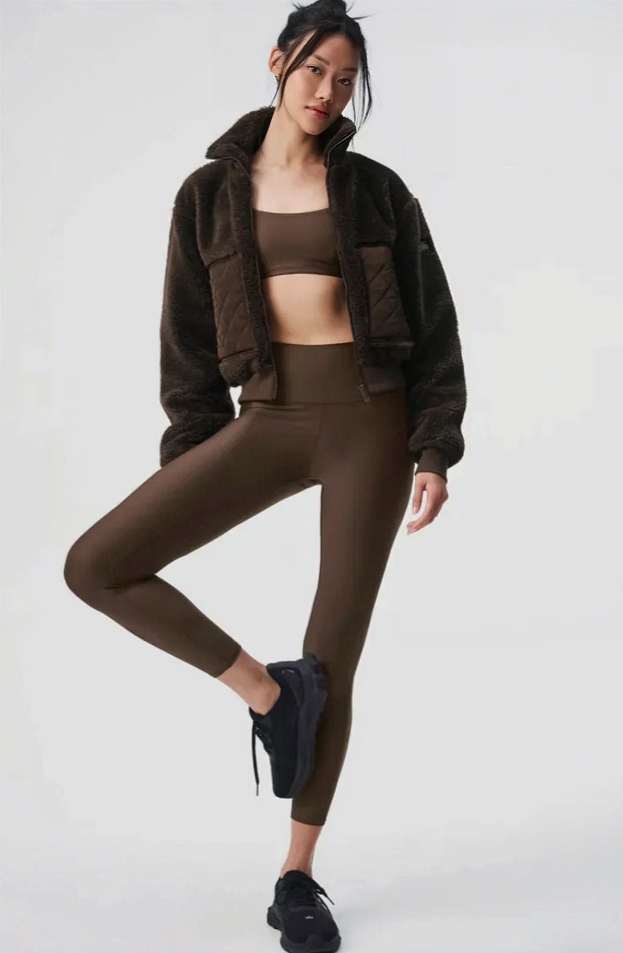 Alo羊羔搖粒絨外套