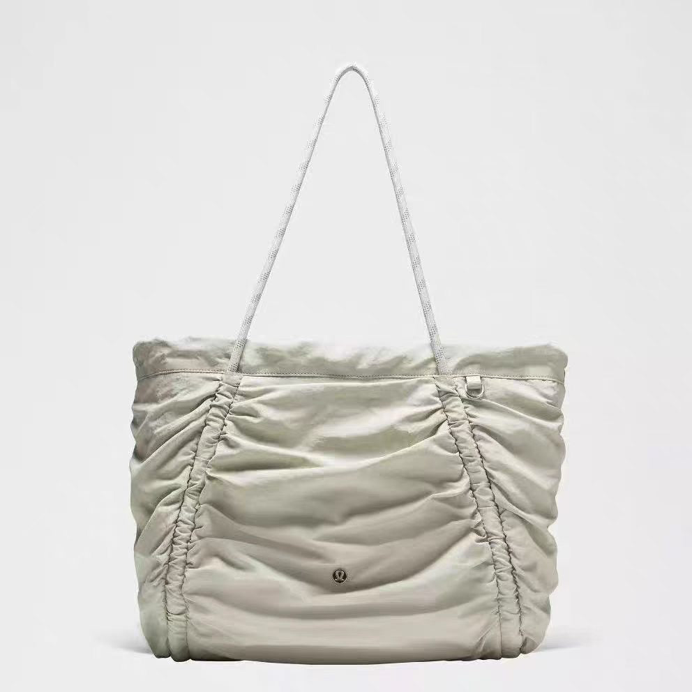 Lululemon tote bag