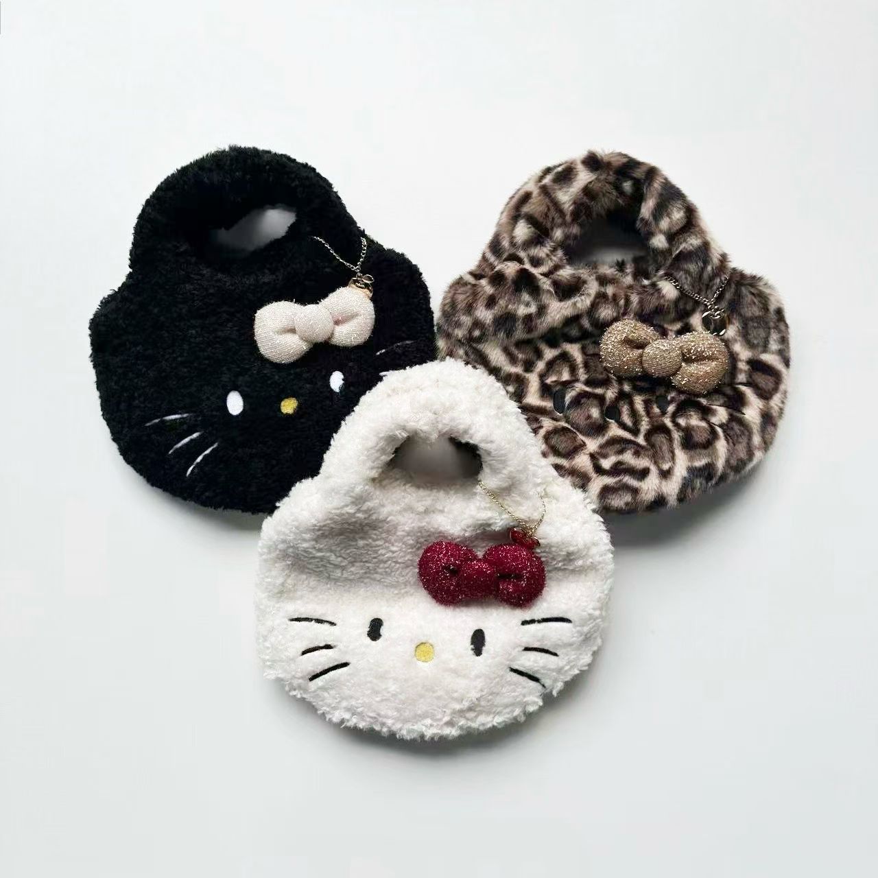 Hello Kitty毛絨袋