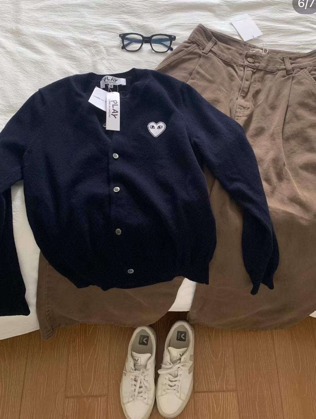 CDG play V領白心cardigan