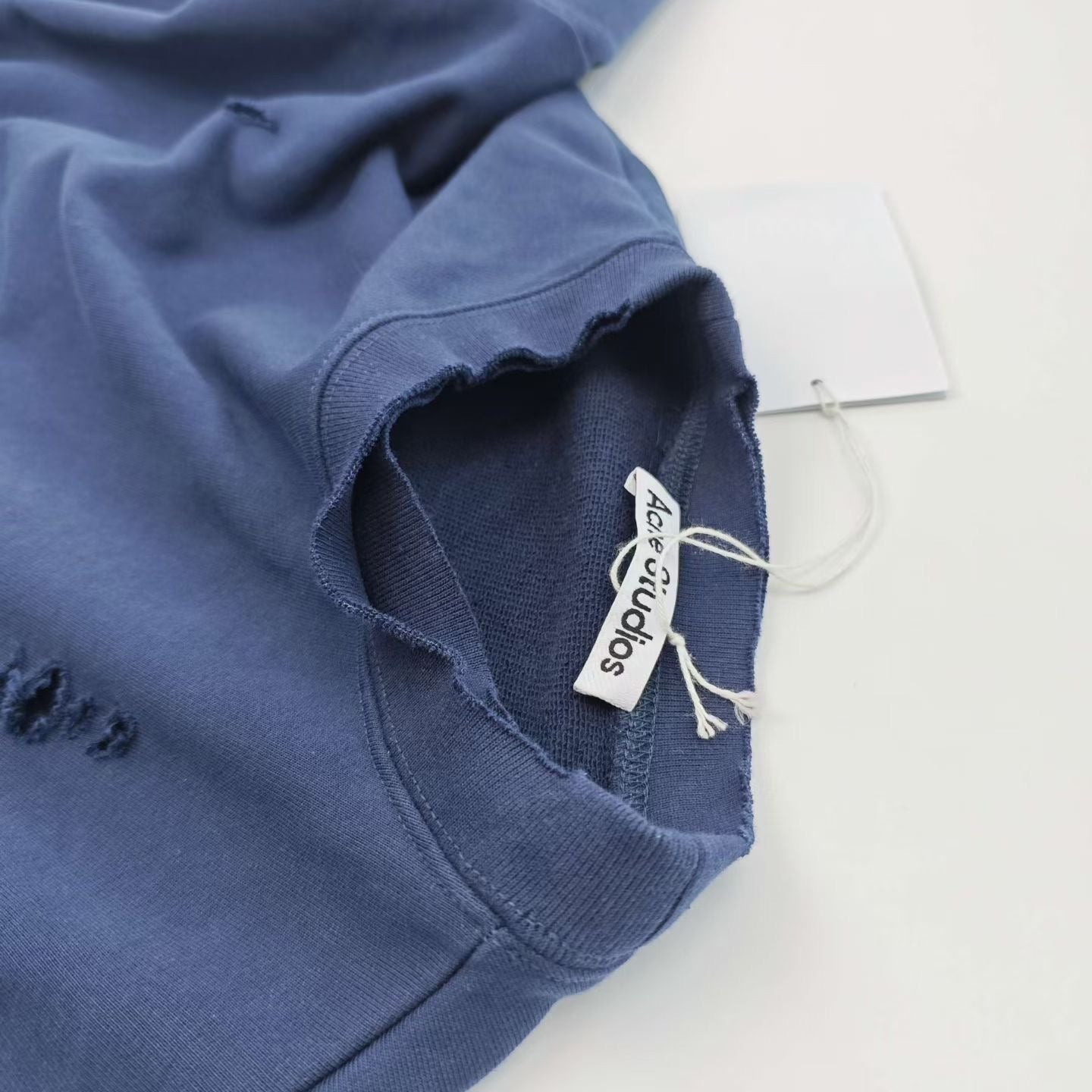 Acne studios 徽章破洞衛衣