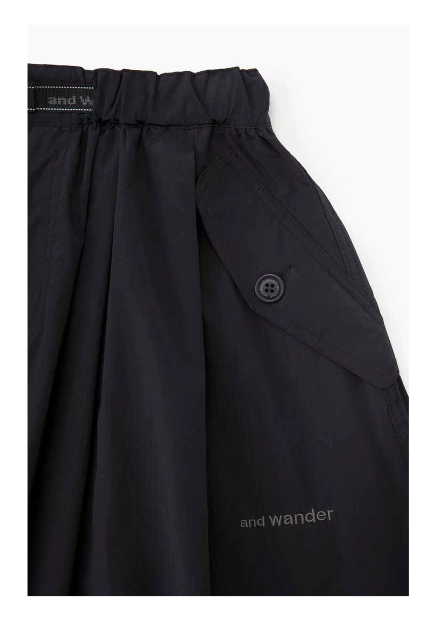 And wander速乾半折裙
