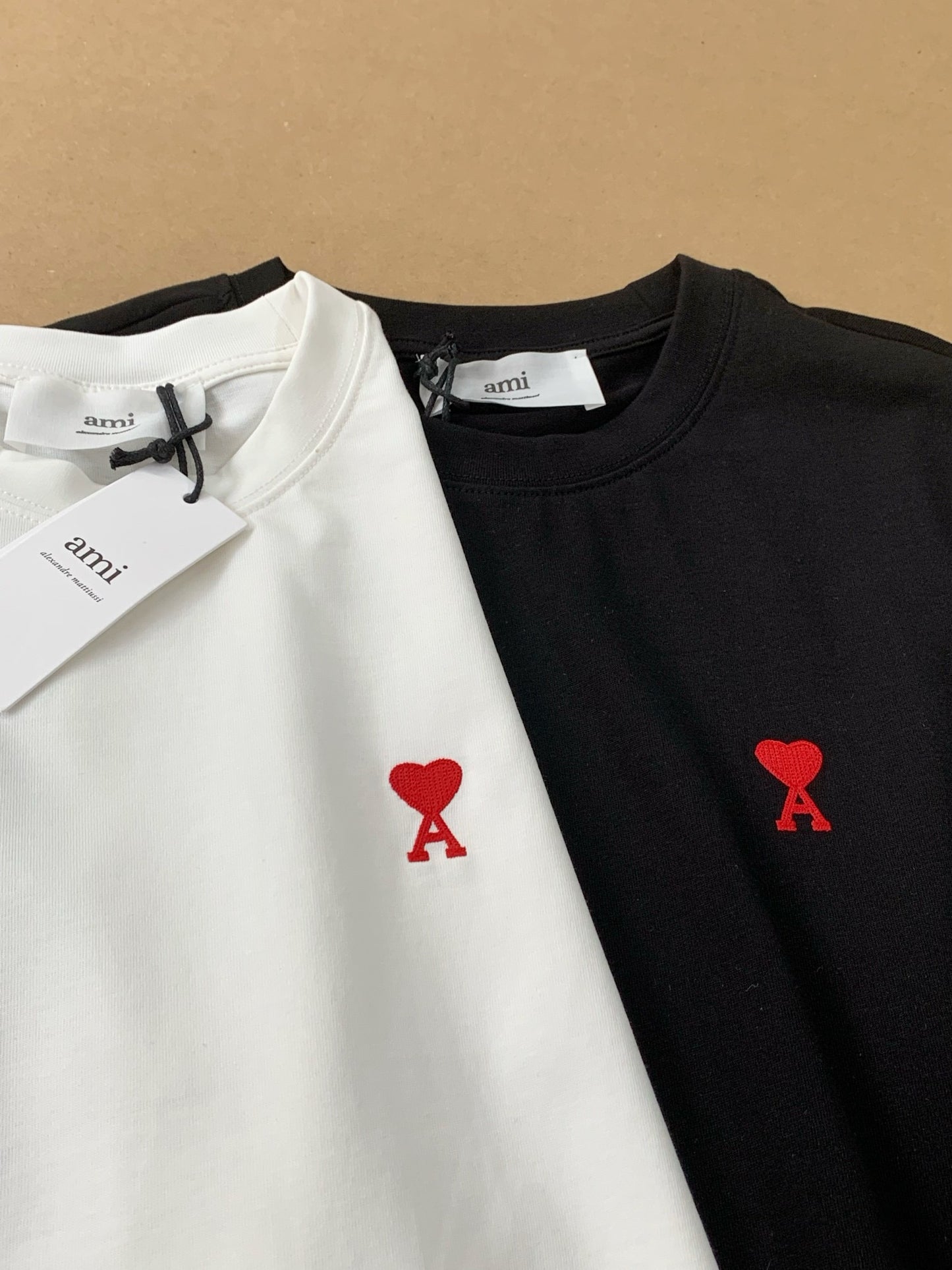 AMI 圓領tee