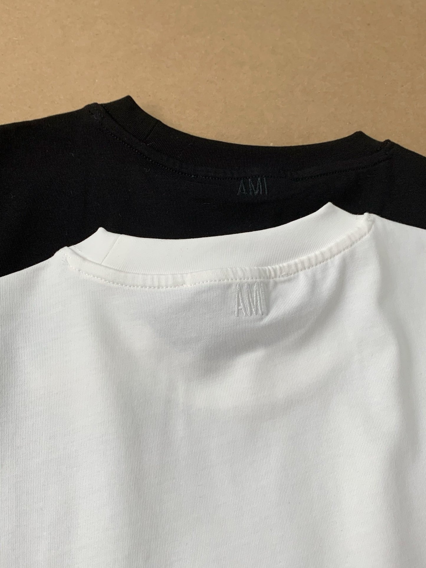 AMI 圓領tee