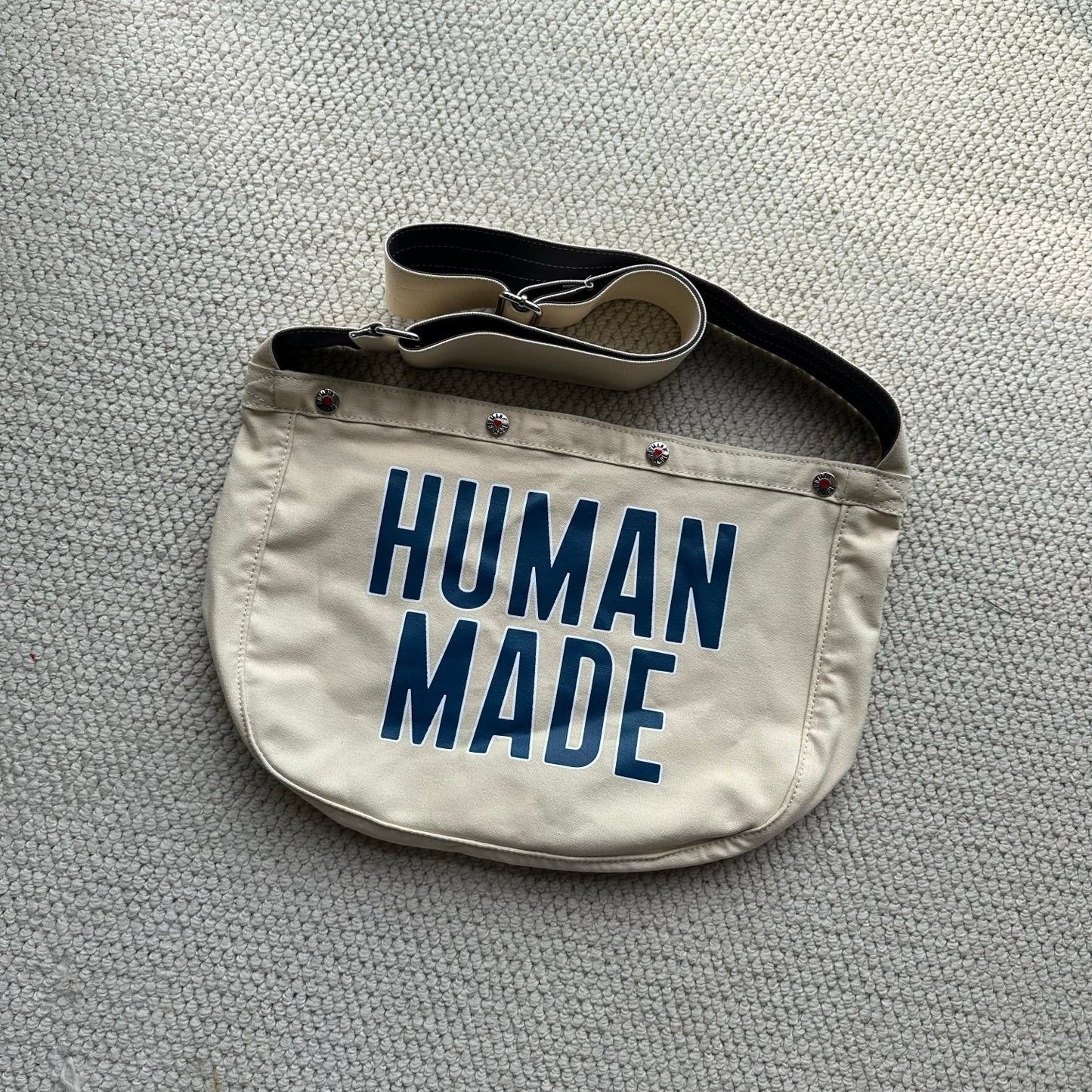 Human made斜咩袋