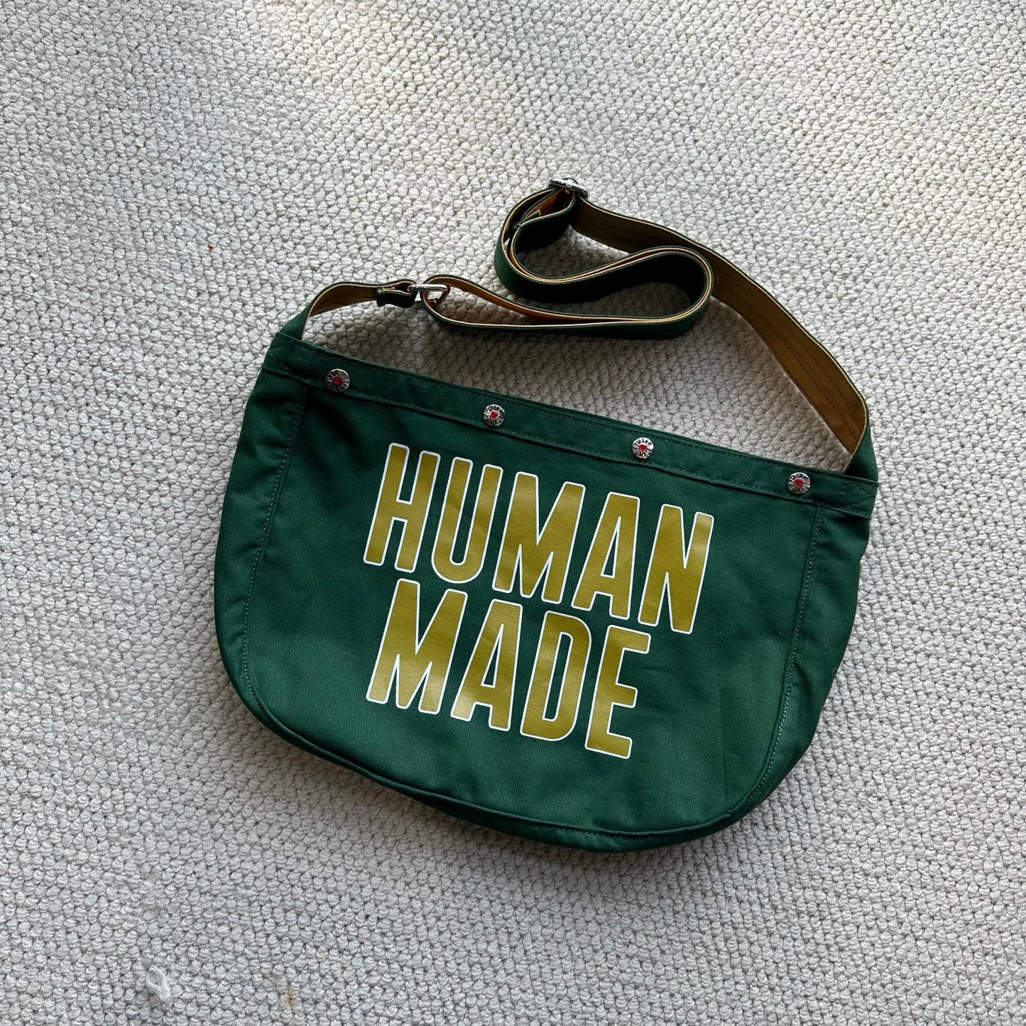 Human made斜咩袋