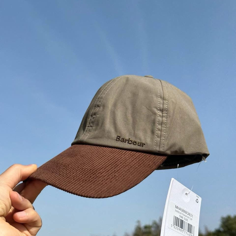 Barbour撞色帽