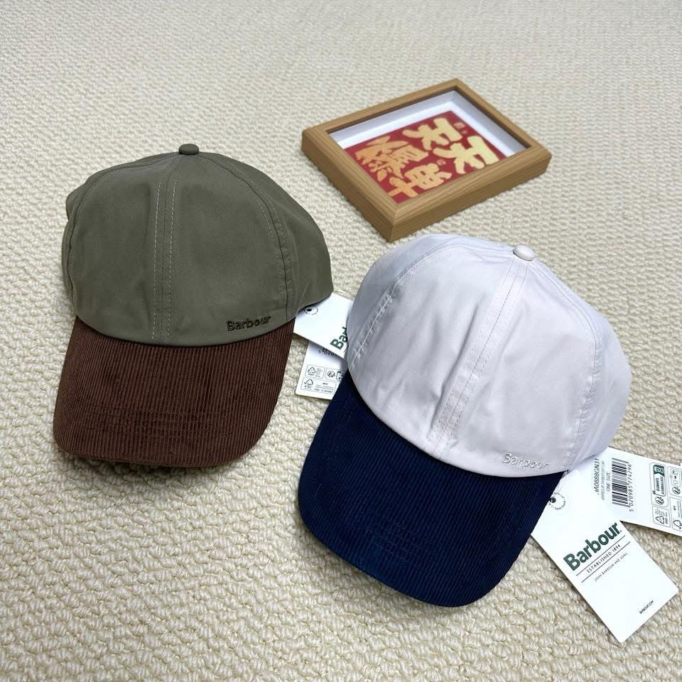 Barbour撞色帽