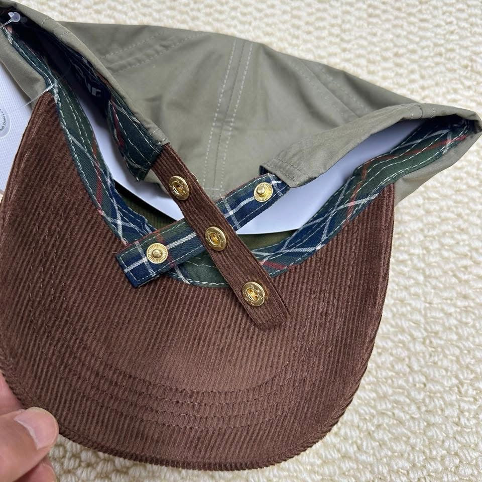 Barbour撞色帽