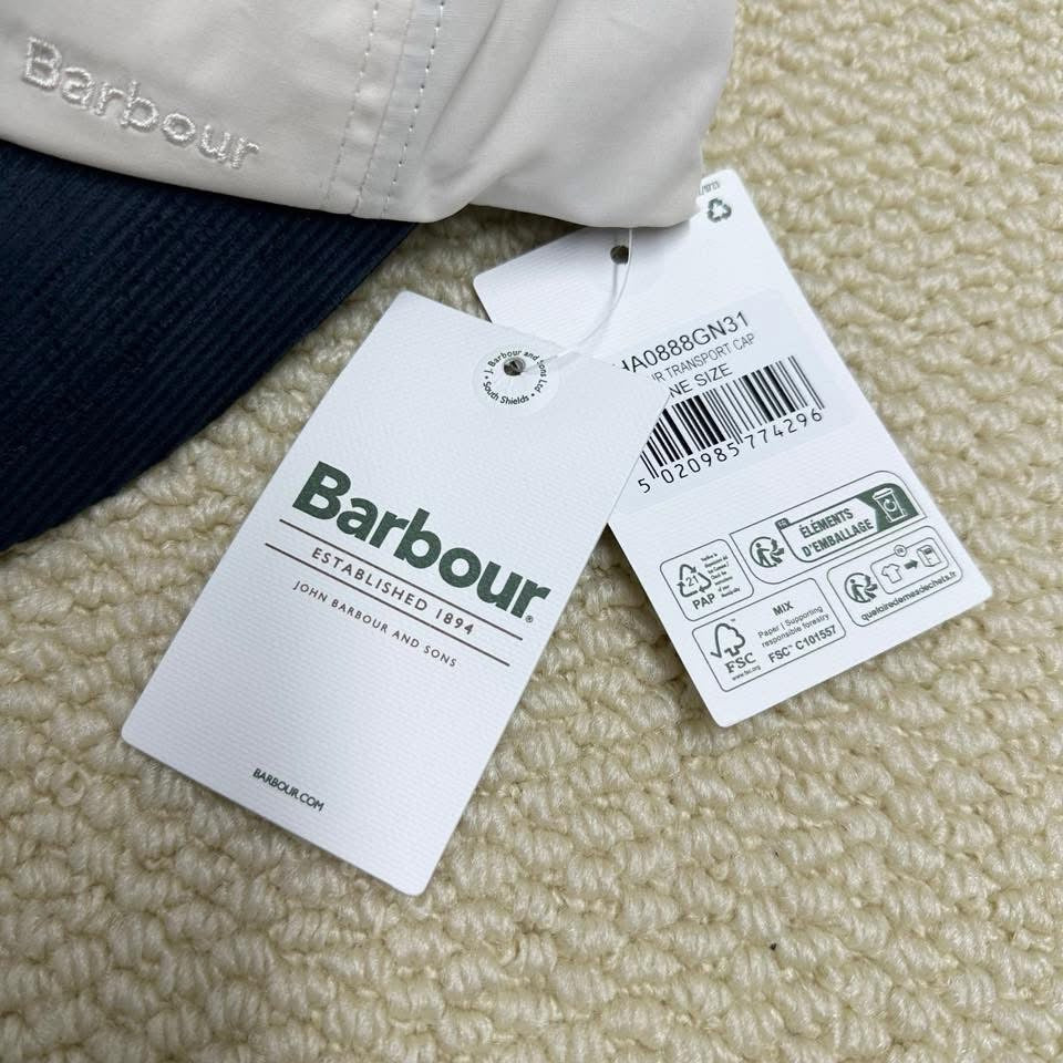 Barbour撞色帽