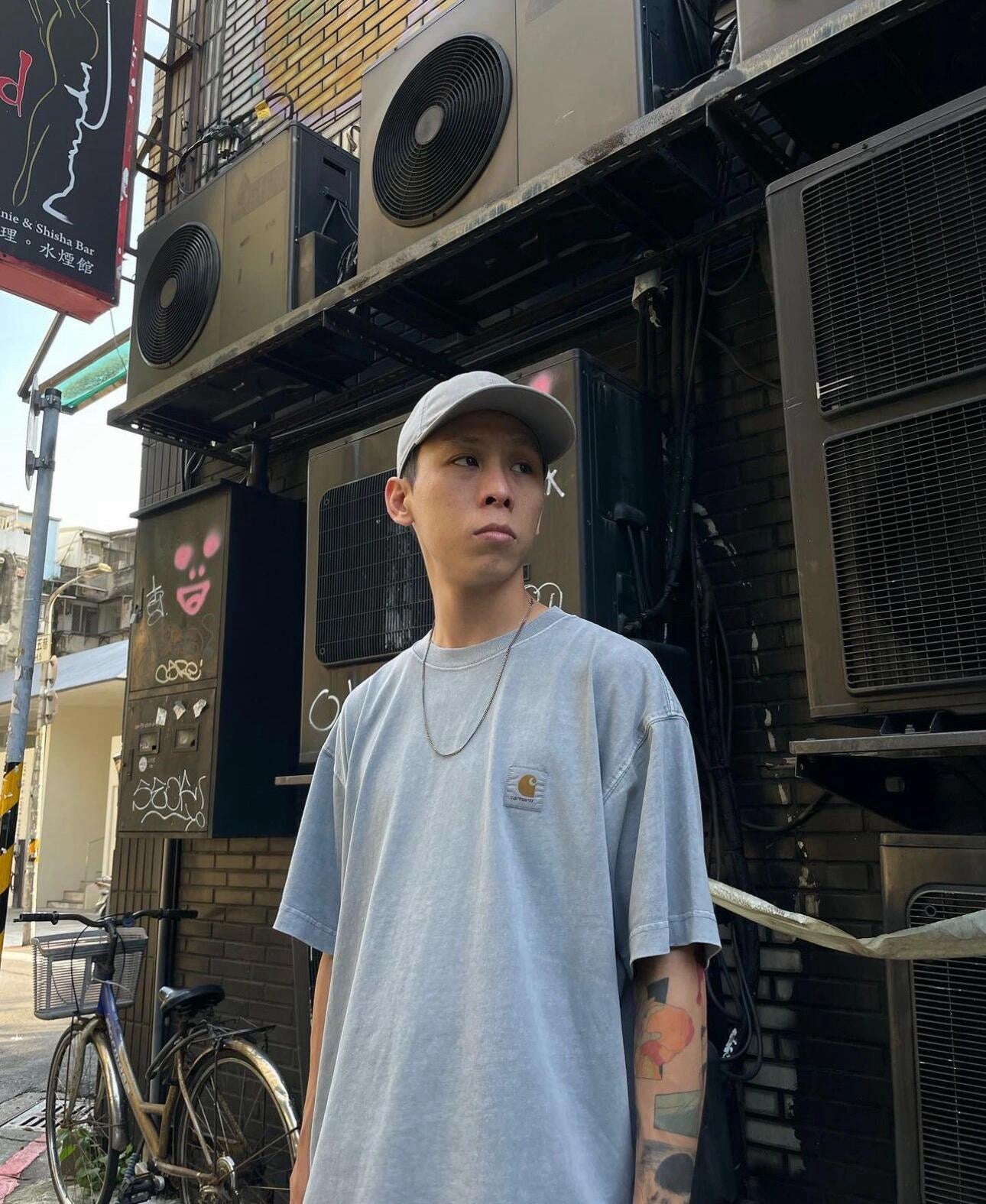 Carhartt logo tee