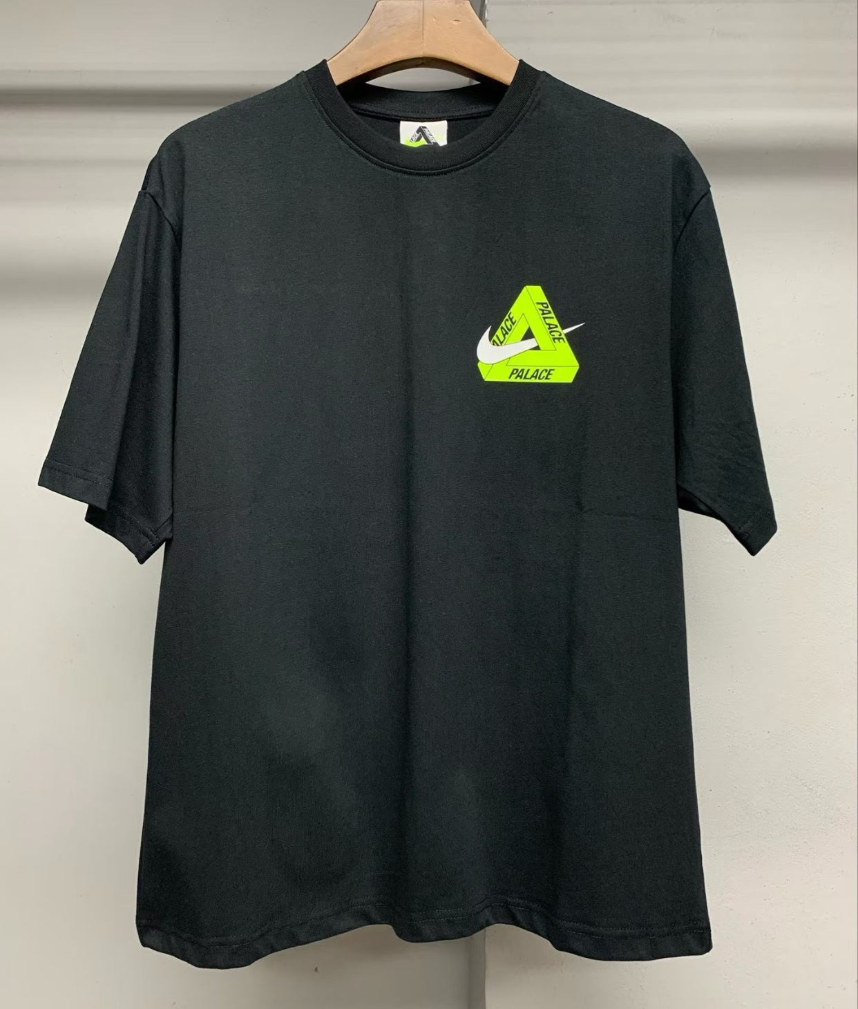 Palace 印花tee