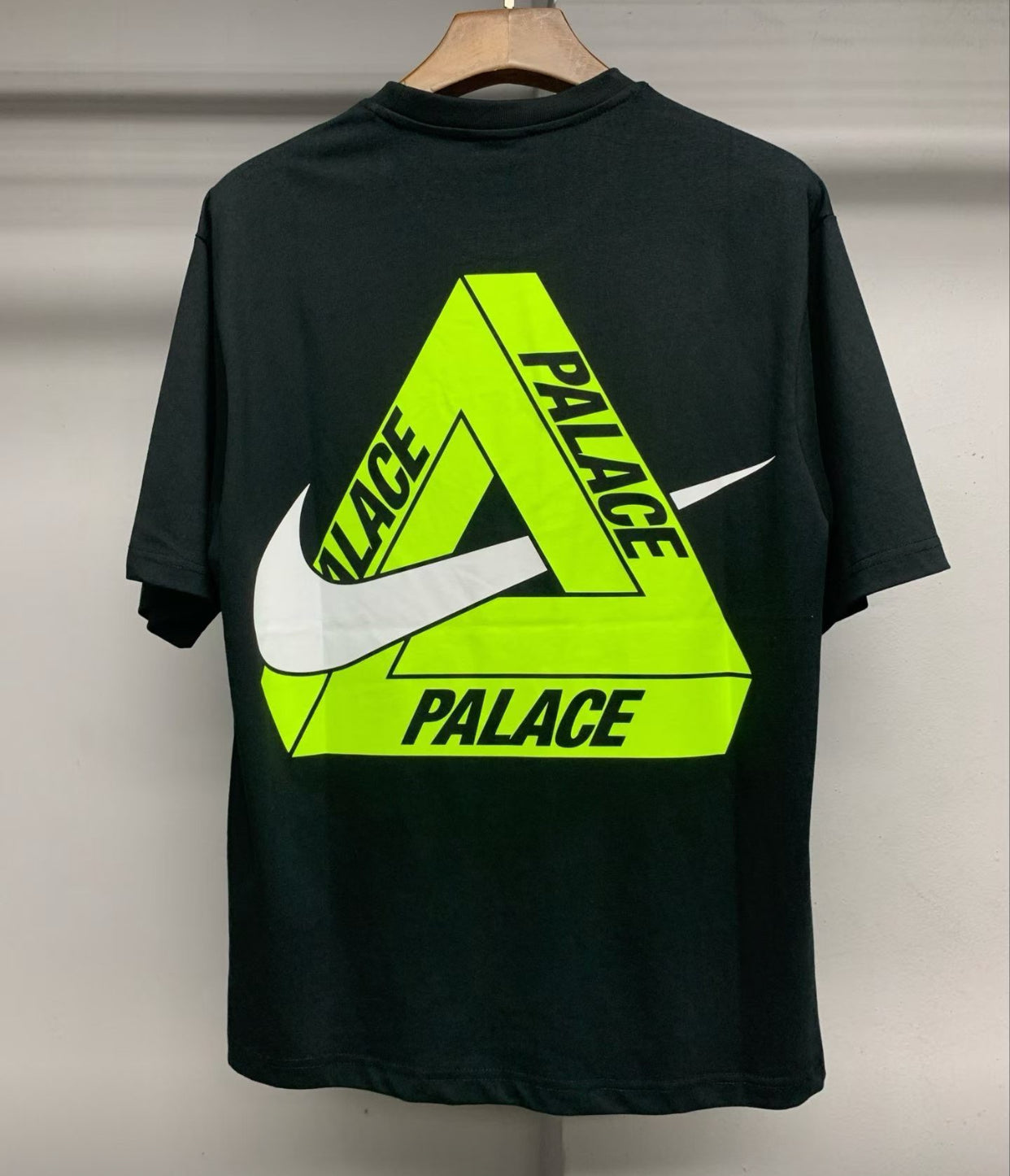 Palace 印花tee