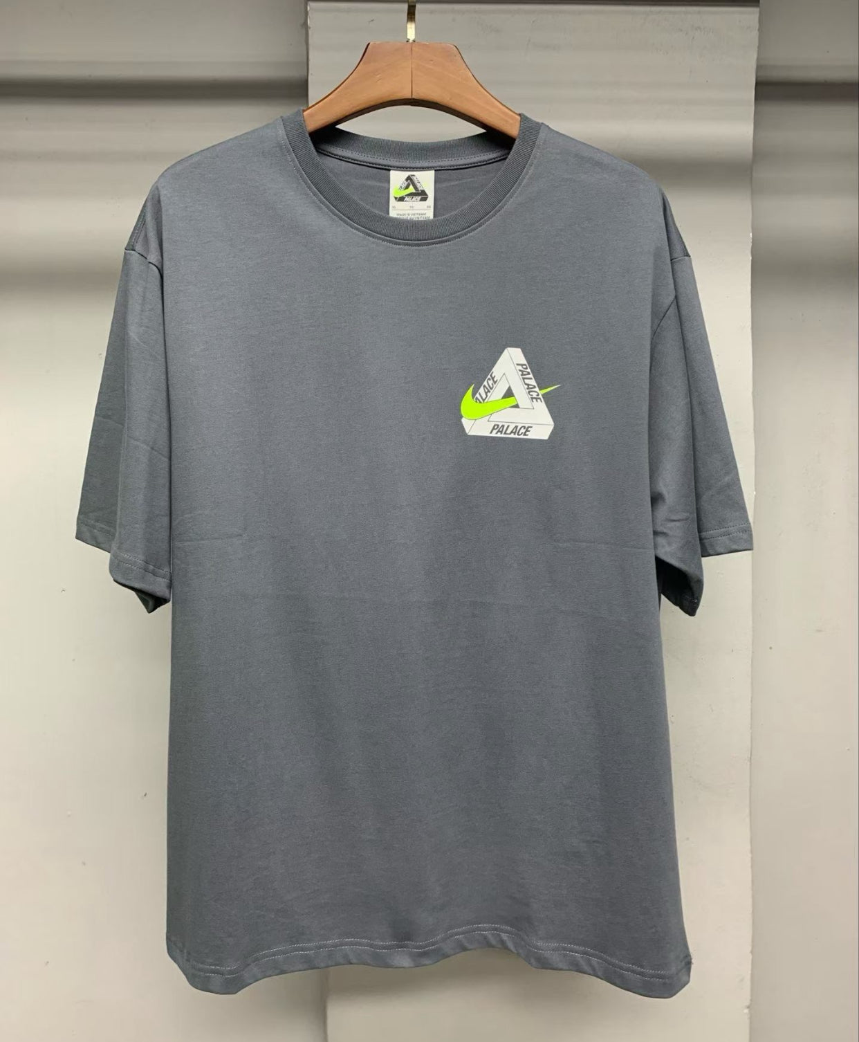 Palace 印花tee