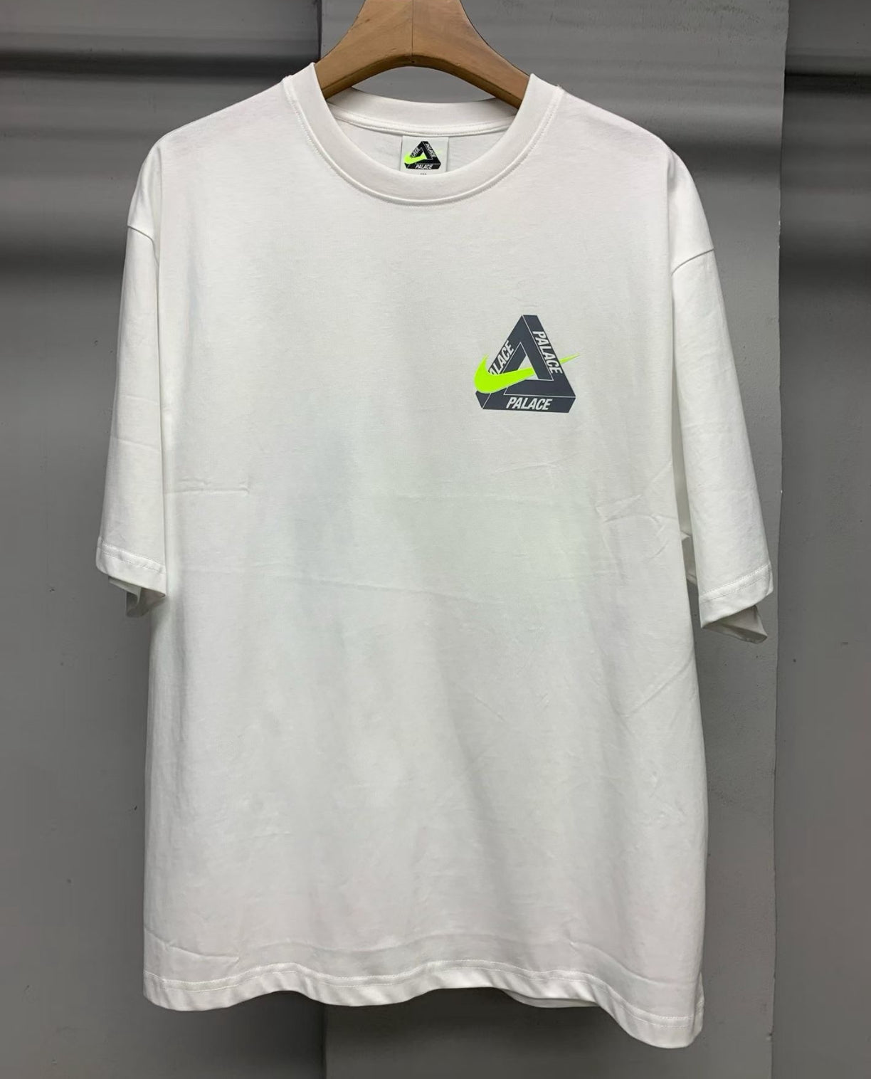 Palace 印花tee