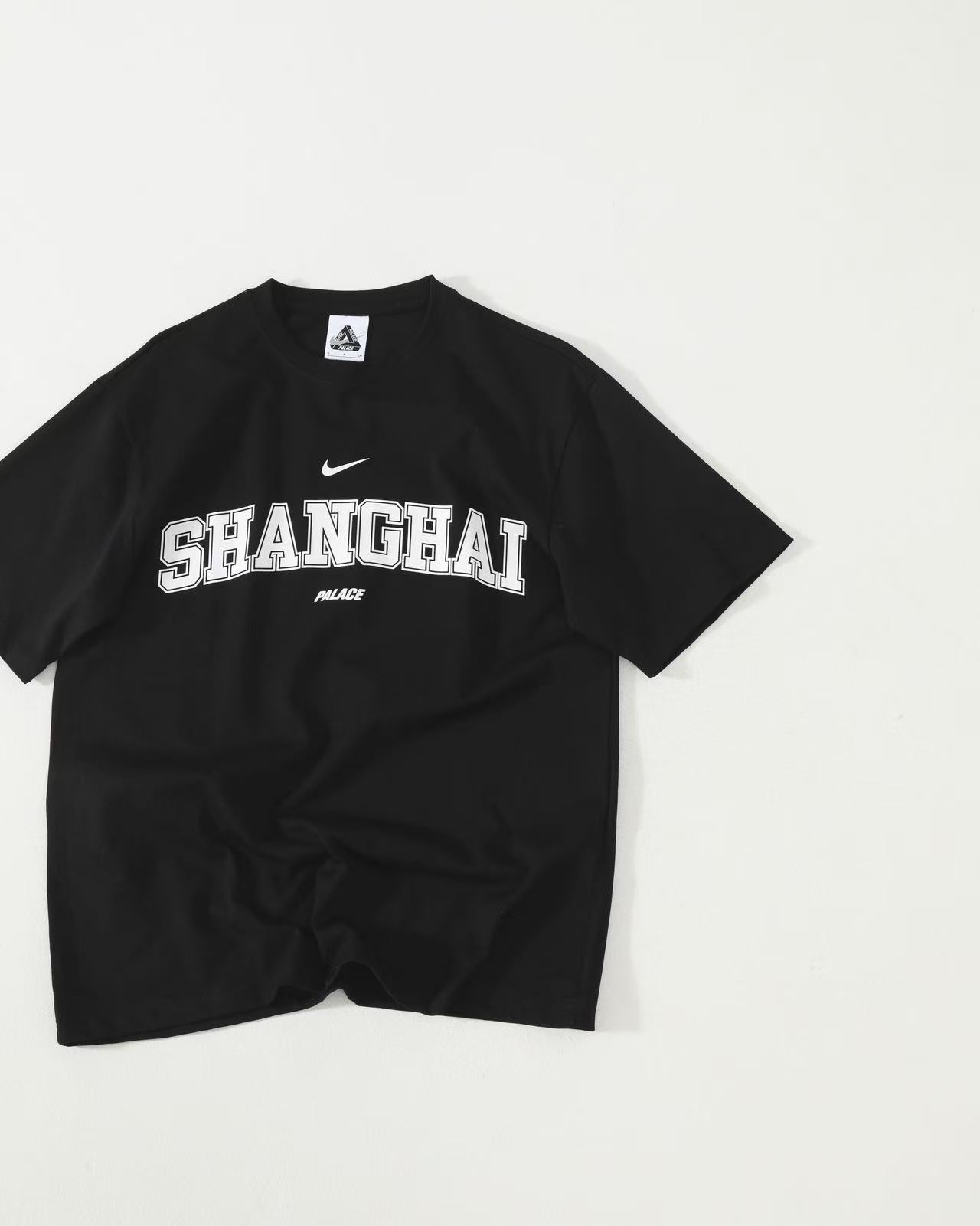 Palace x Nike 地區限定tee