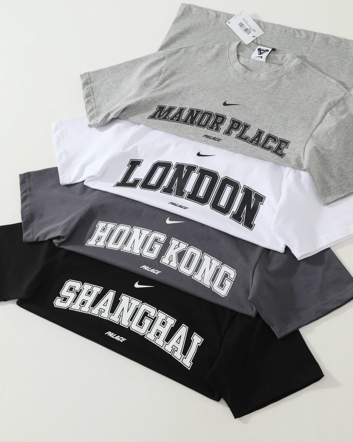 Palace x Nike 地區限定tee