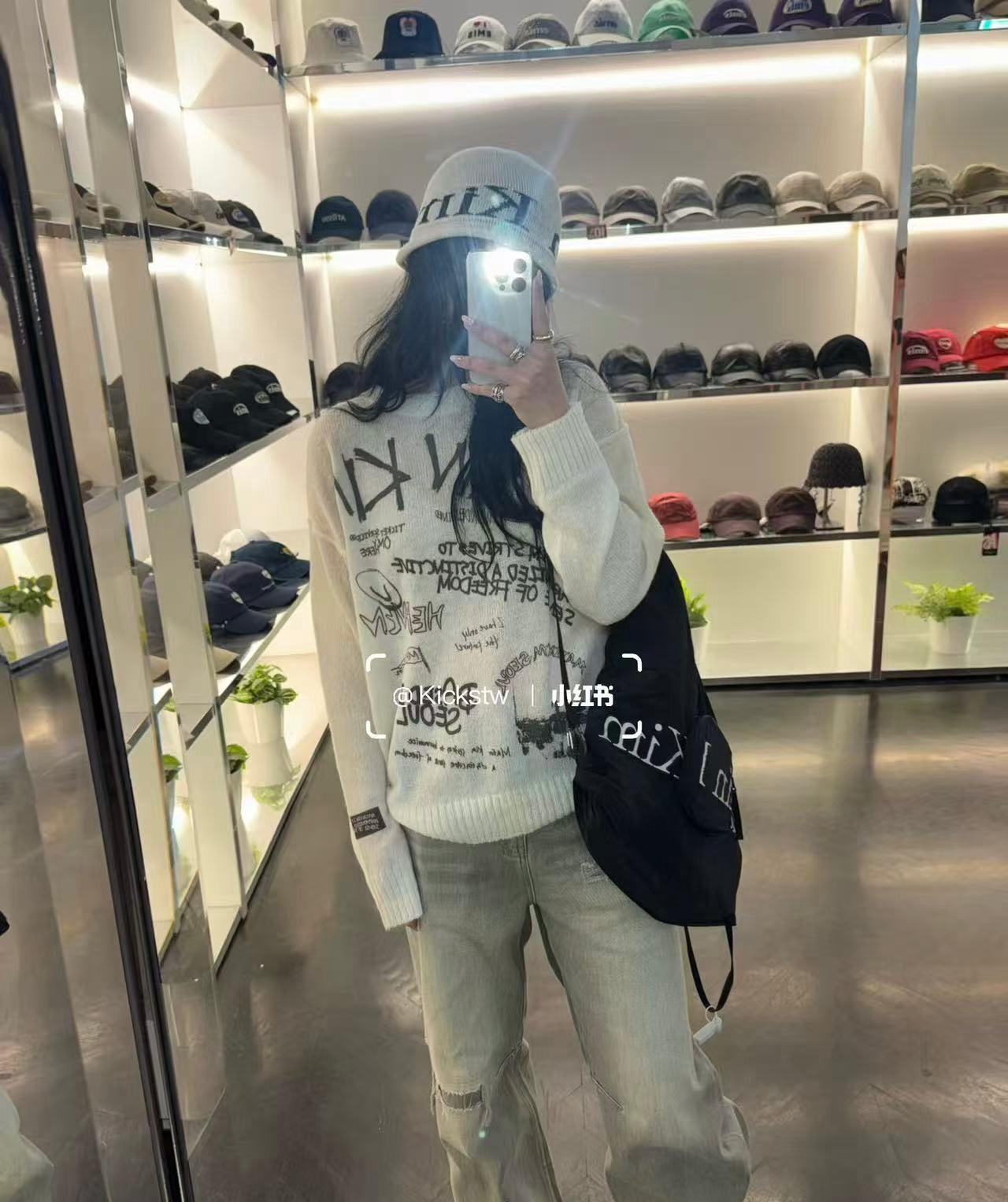 Matin Kim 塗鴉薄線衫