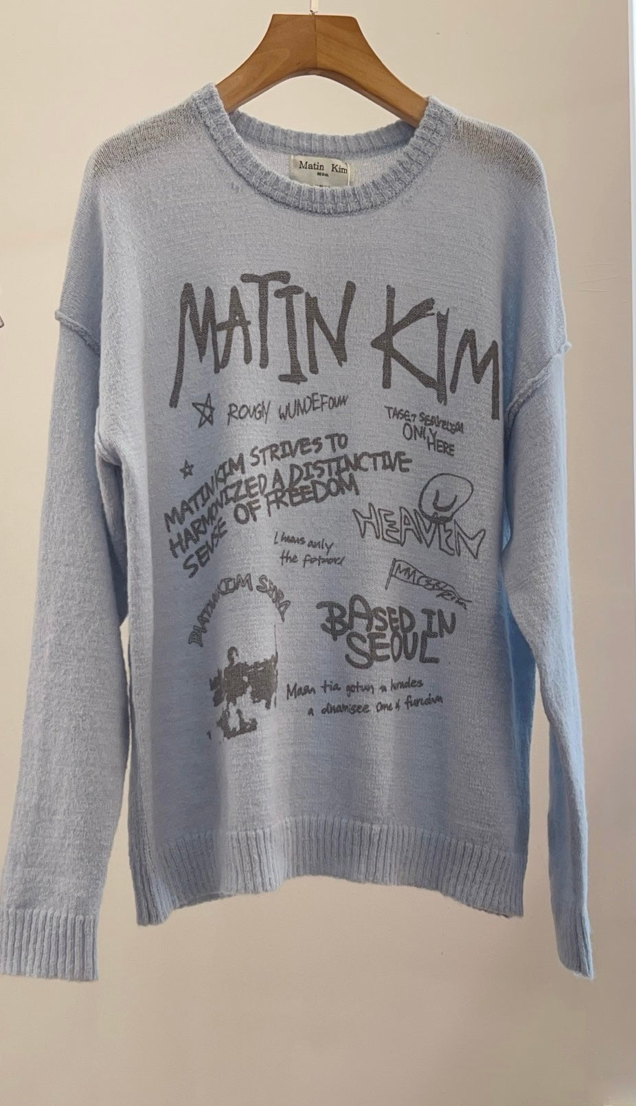 Matin Kim 塗鴉薄線衫