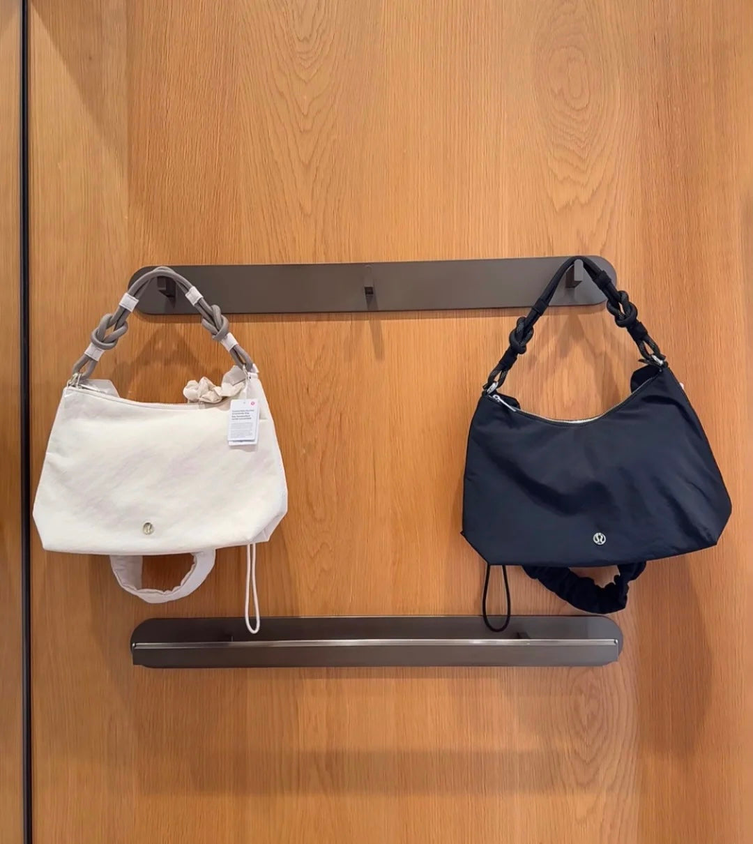 Lululemon 單肩斜咩袋