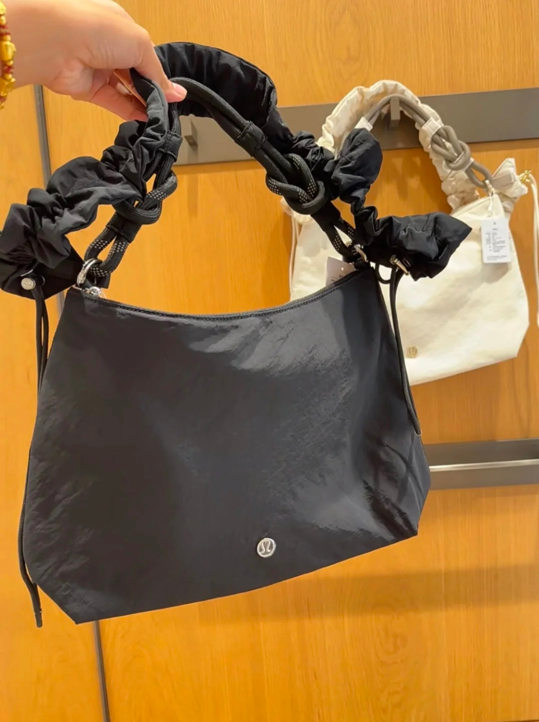 Lululemon 單肩斜咩袋