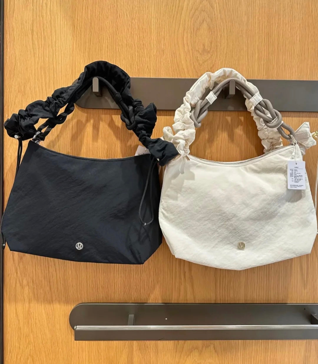 Lululemon 單肩斜咩袋