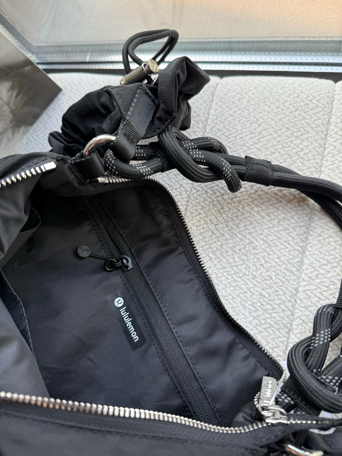 Lululemon 單肩斜咩袋