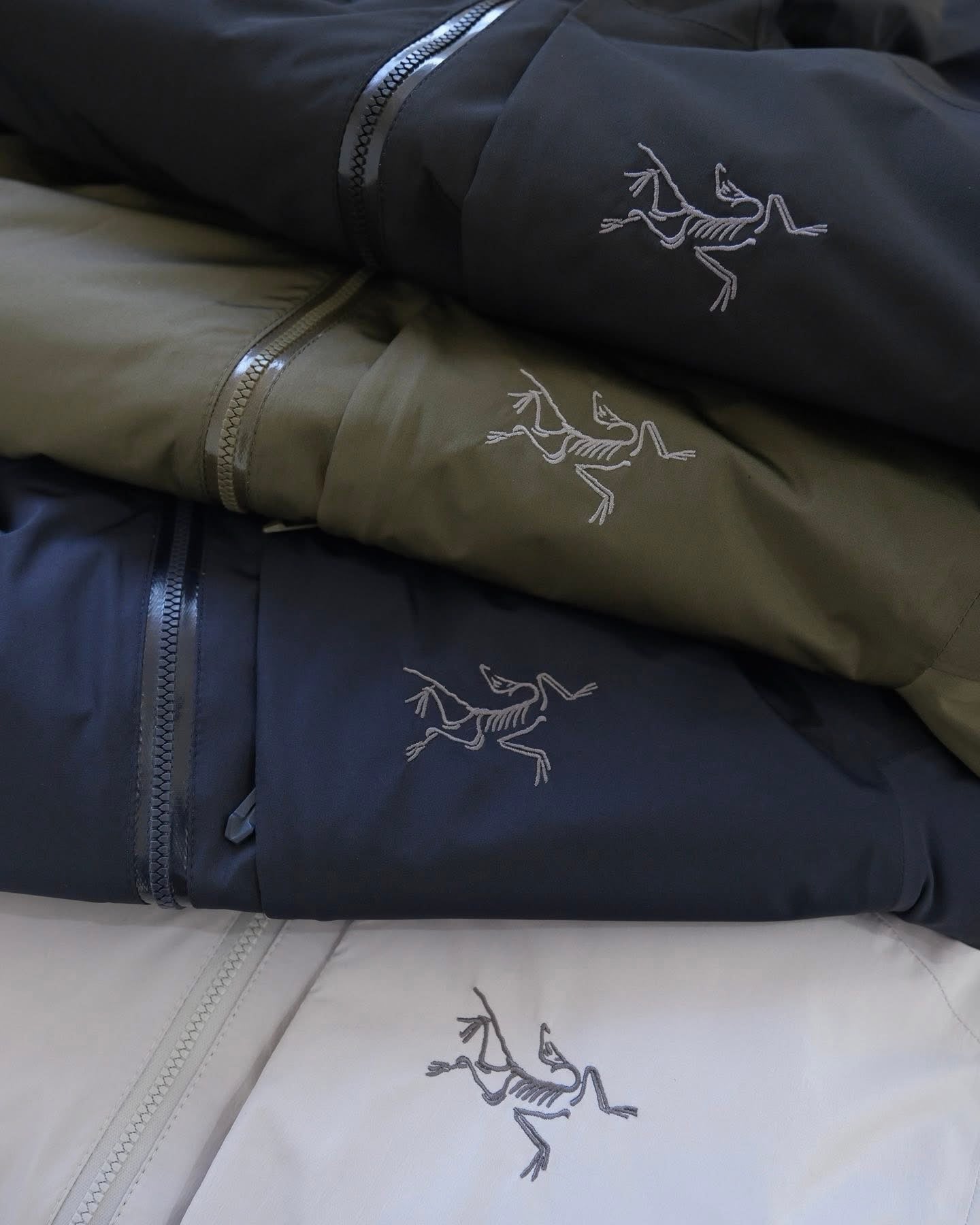 Arcteryx 防風防水羽絨
