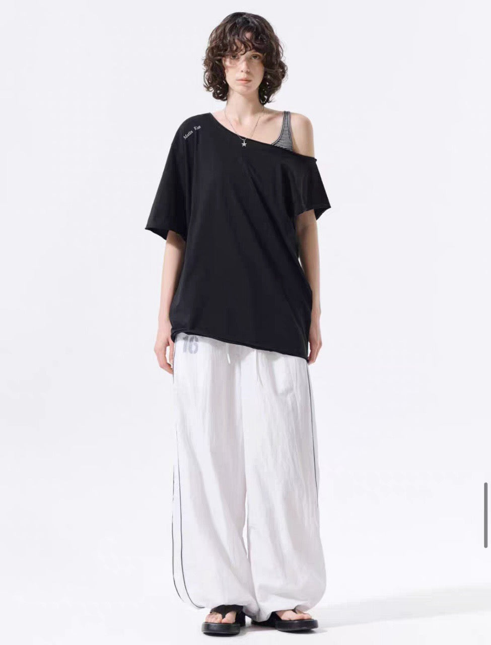 Matin Kim 露肩tee