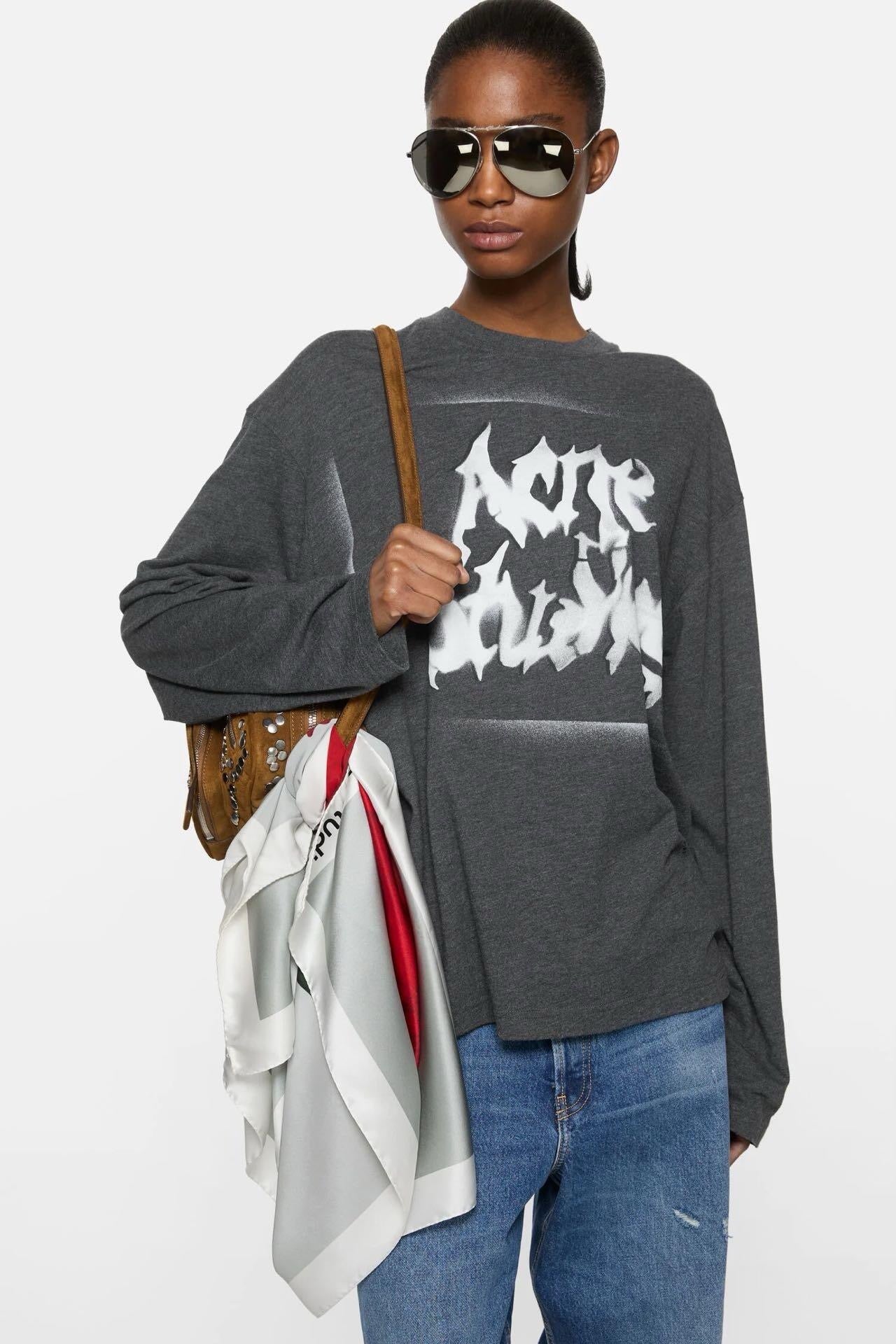 Acne studios 造舊破洞長袖tee