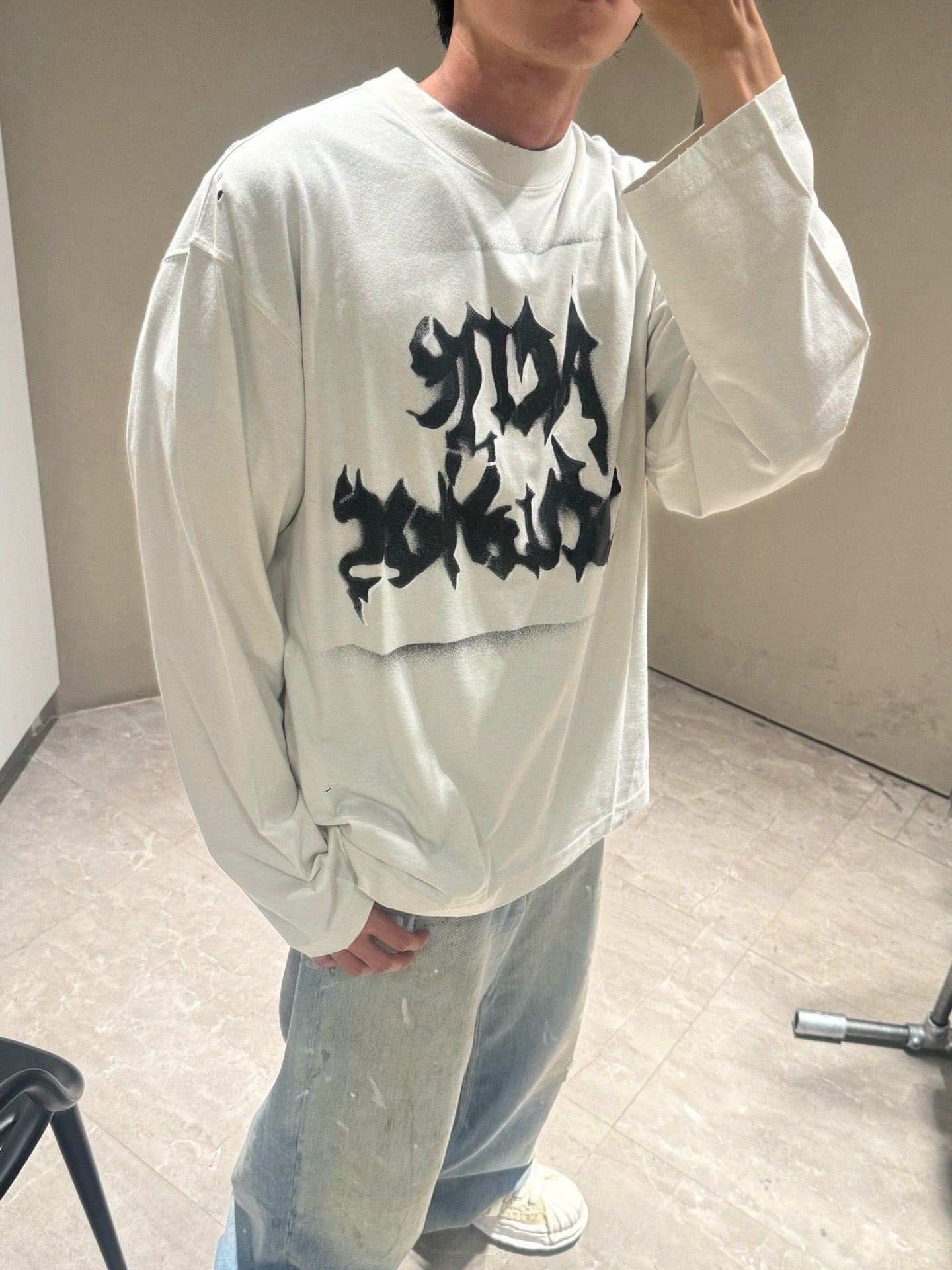 Acne studios 造舊破洞長袖tee