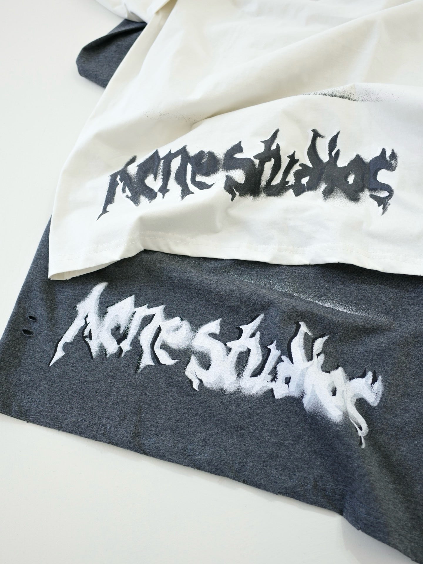 Acne studios 造舊破洞長袖tee