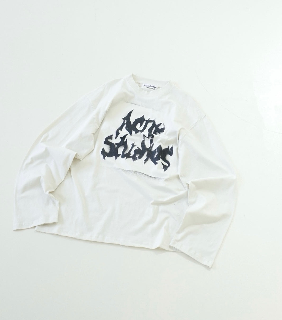 Acne studios 造舊破洞長袖tee