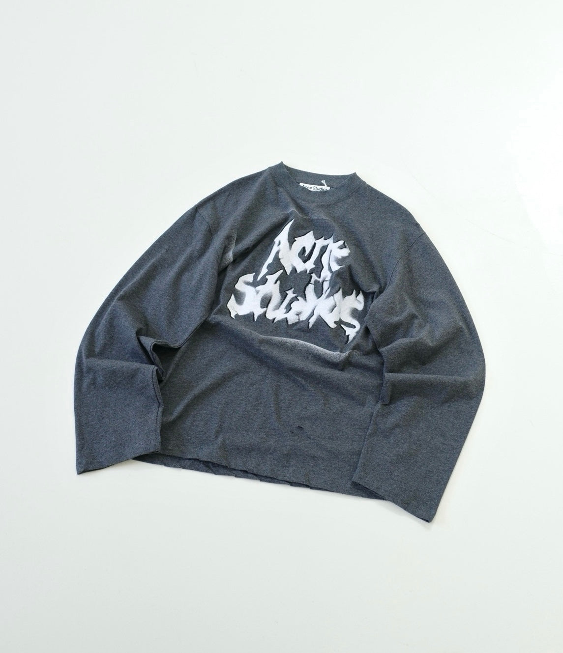 Acne studios 造舊破洞長袖tee