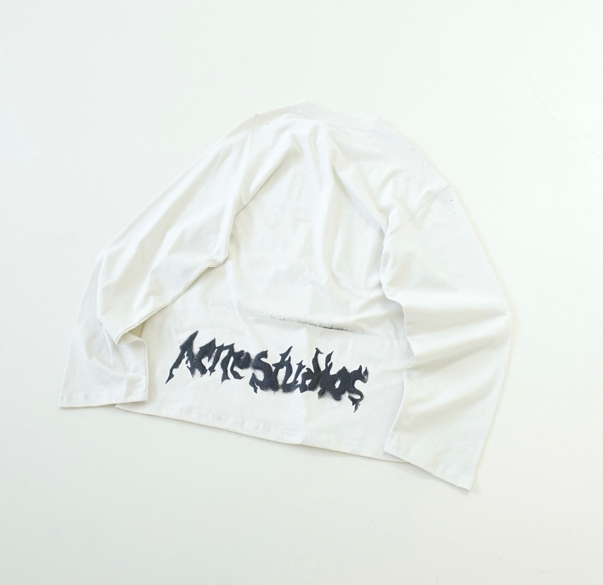 Acne studios 造舊破洞長袖tee
