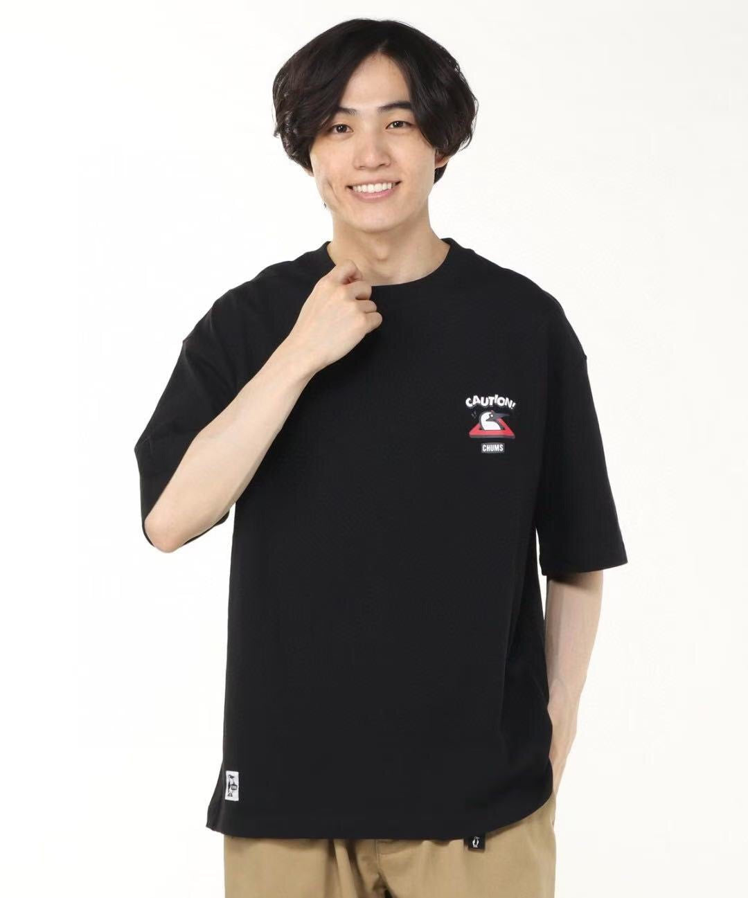 Chums penguin logo tee